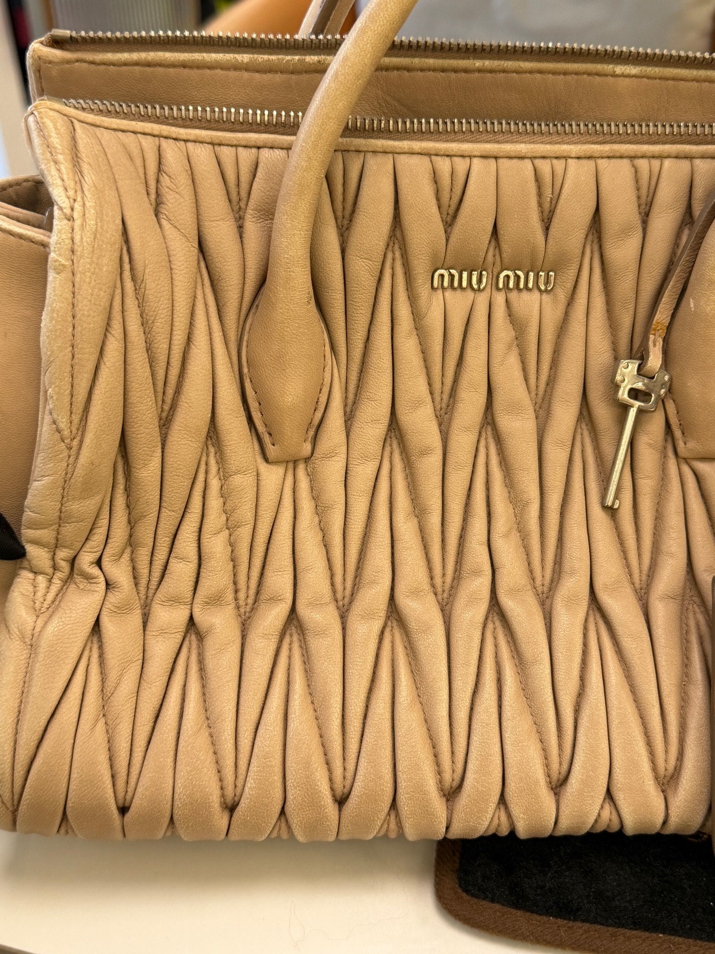 Miu Miu - Matelassé Top Handle Bag - Leather - Beige - (medium)