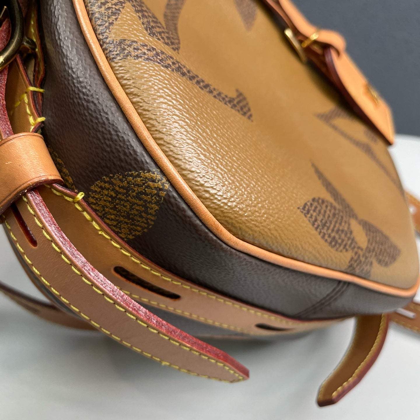 Louis Vuitton - Boîte Chapeau Souple - Monogram Giant Reverse coated canvas and Vachetta leather - Brown - (Small)