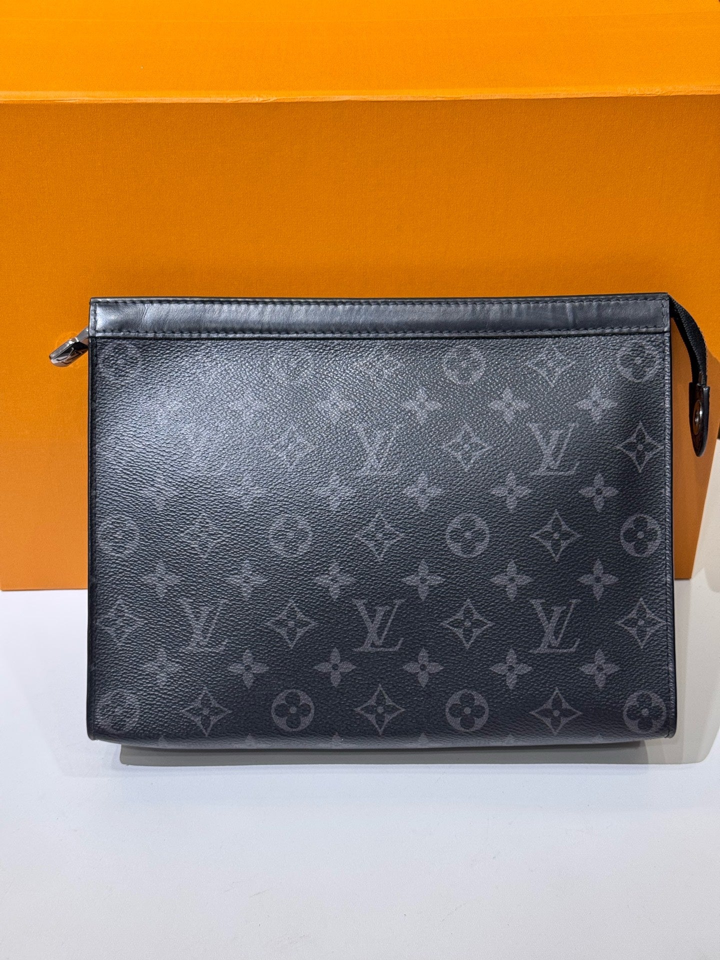 Louis Vuitton - Pochette Voyage MM Monogram Eclipse 'Black Samurai' Edition - Monogram Eclipse coated canvas with leather trim - Black - (medium)