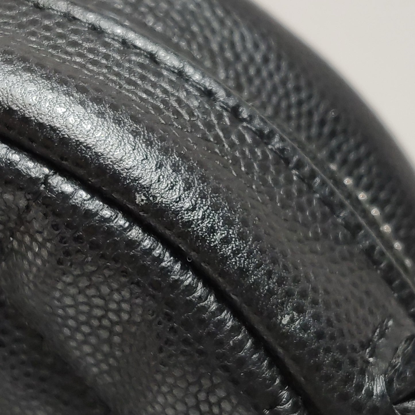 Chanel - 19 Round Mini Bag - Grained calfskin leather - Black - (mini)