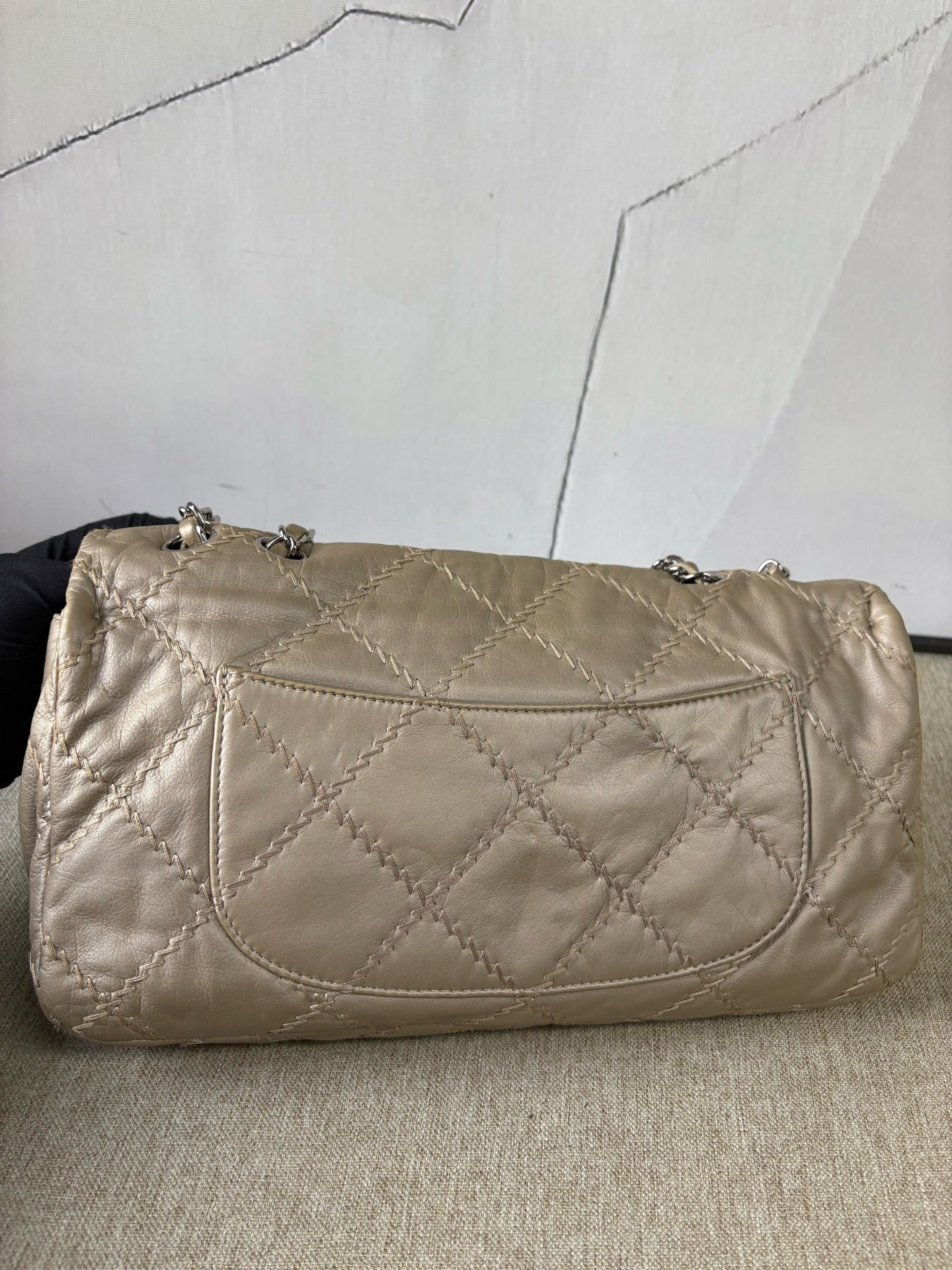 Chanel - Out-Stitched Classic Flap Shoulder Bag - Cowhide leather - Champagne - (Medium)