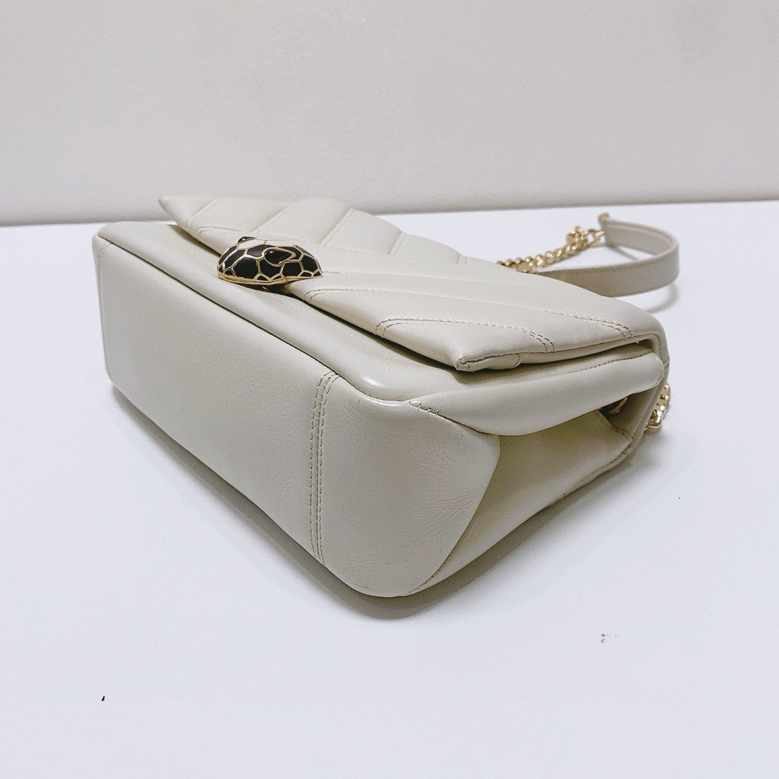 BVLGARI - Serpenti Forever Maxi Chain Shoulder Bag - Leather - White - (Small)