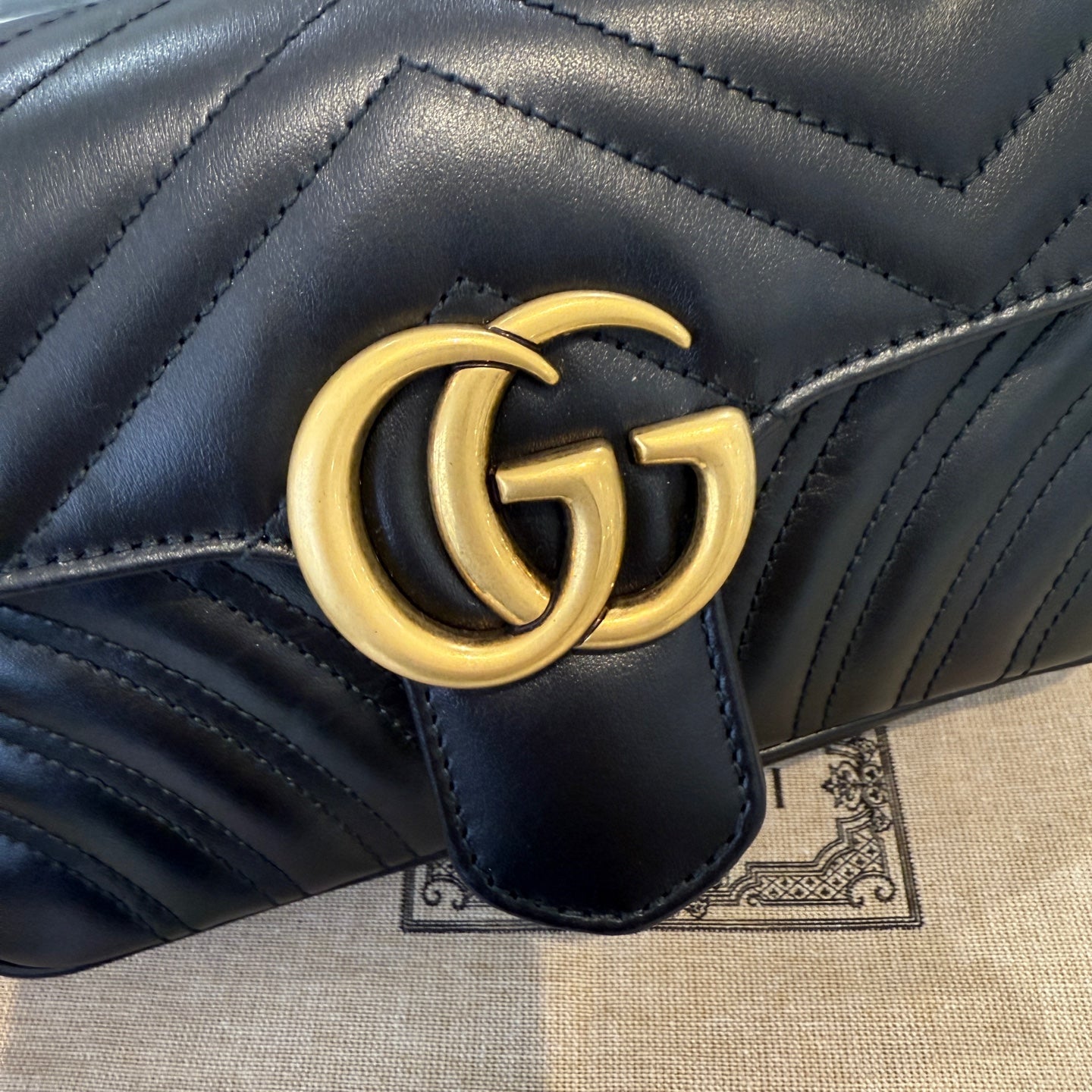 Gucci - GG Marmont Matelassé Small Chain Bag - Leather - Black - (small)