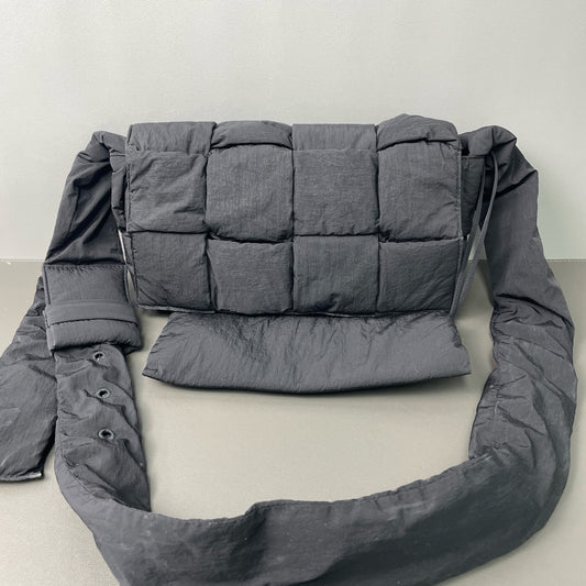 Bottega Veneta - Pillow Bag - Polyamide - Black - (Medium)