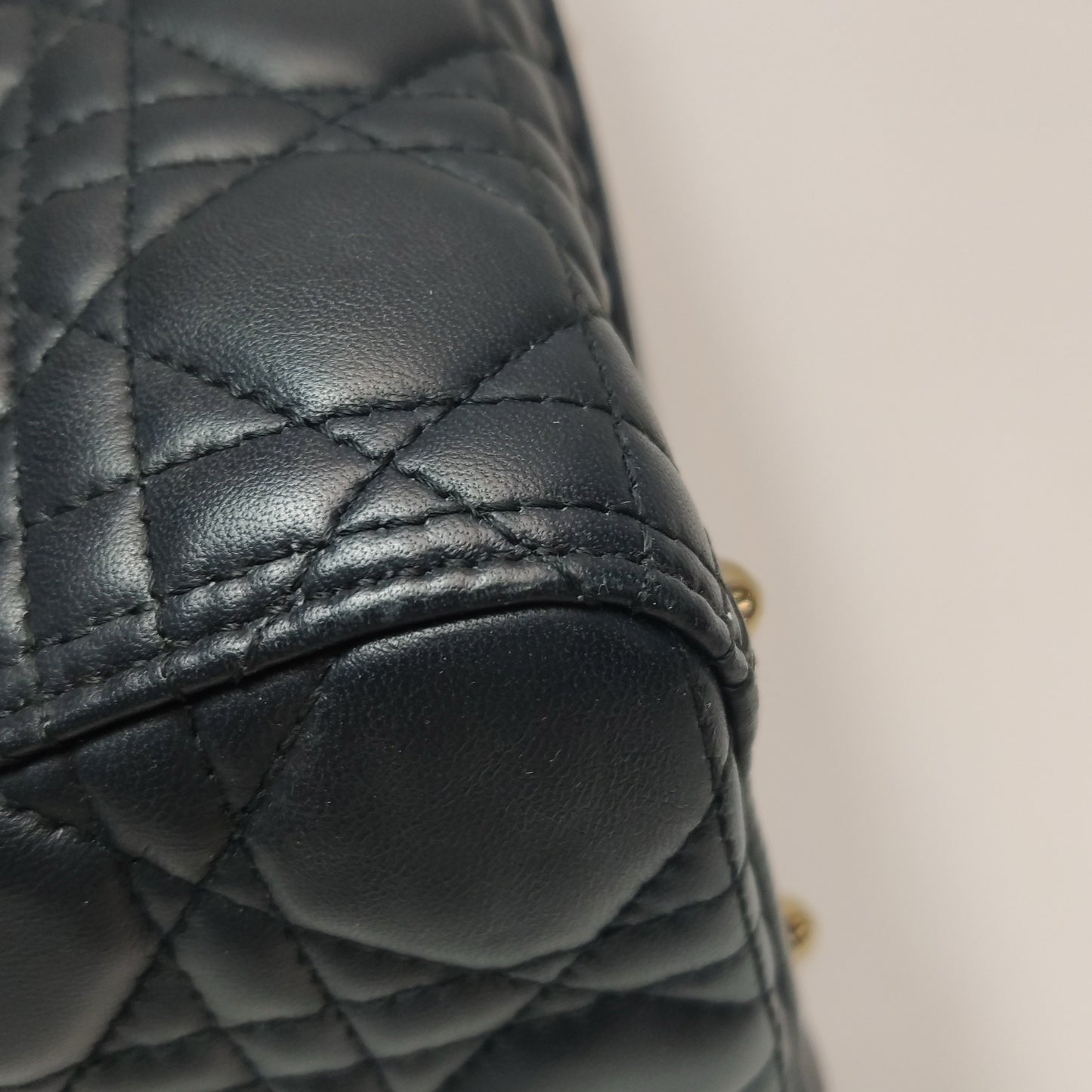 Dior - Lady Dior - Cannage quilted lambskin leather - Dark Navy Blue with Gold-Tone Hardware - (Medium)