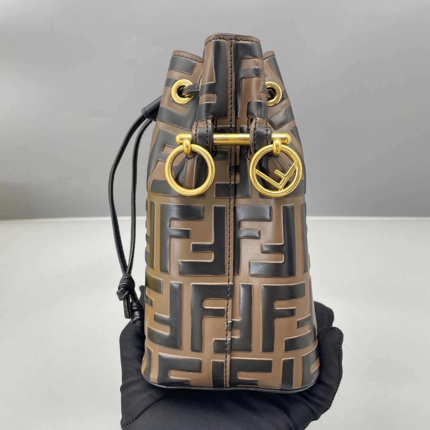 Fendi - Mon Tresor Bucket Bag - Embossed leather and smooth leather trim - Brown and Black - (Mini)