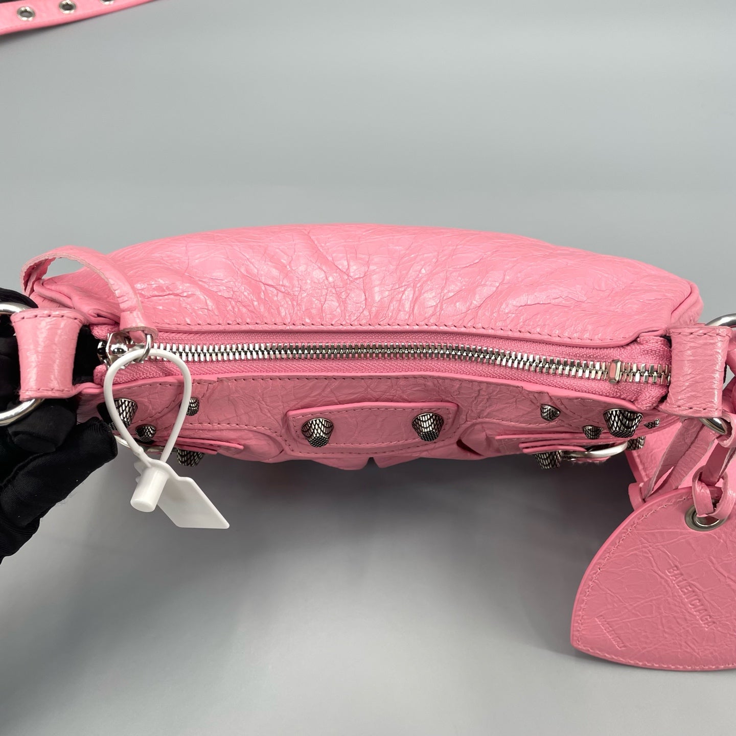 Balenciaga - Le Cagole Shoulder Bag - Distressed lambskin leather - Pink - (Small)