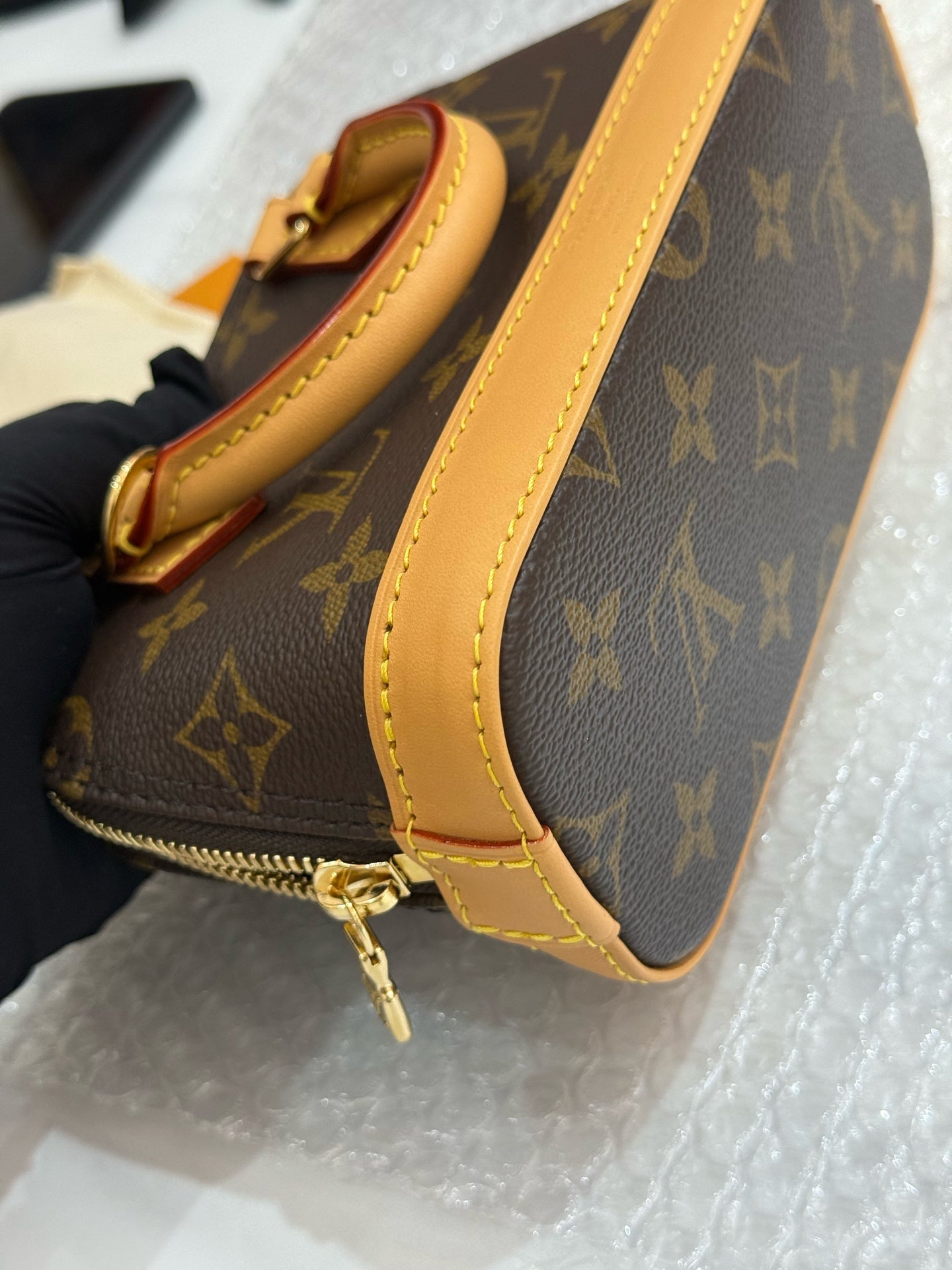 Louis Vuitton - Alma Nano - Monogram coated canvas with Vachetta leather trim - Brown - (mini)