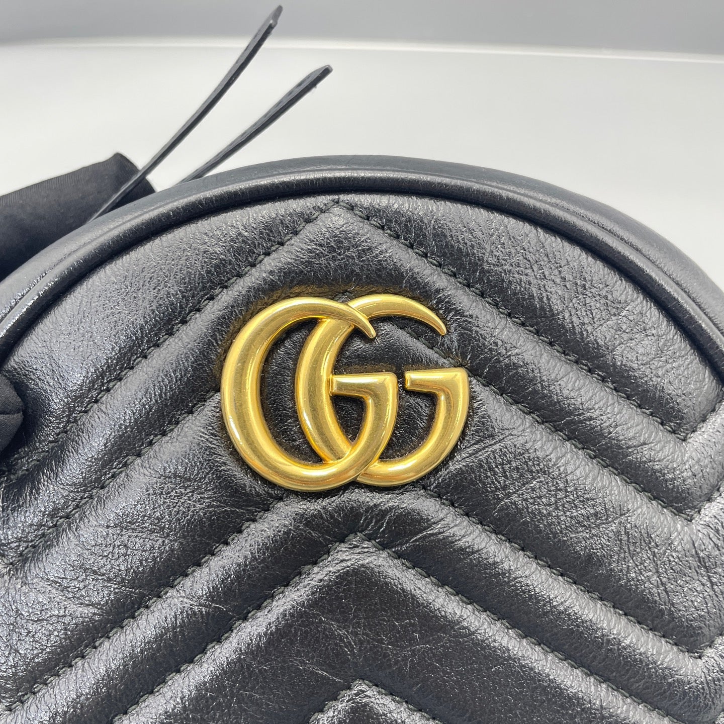 Gucci - GG Marmont Round Shoulder Bag - Leather - Black - (mini)