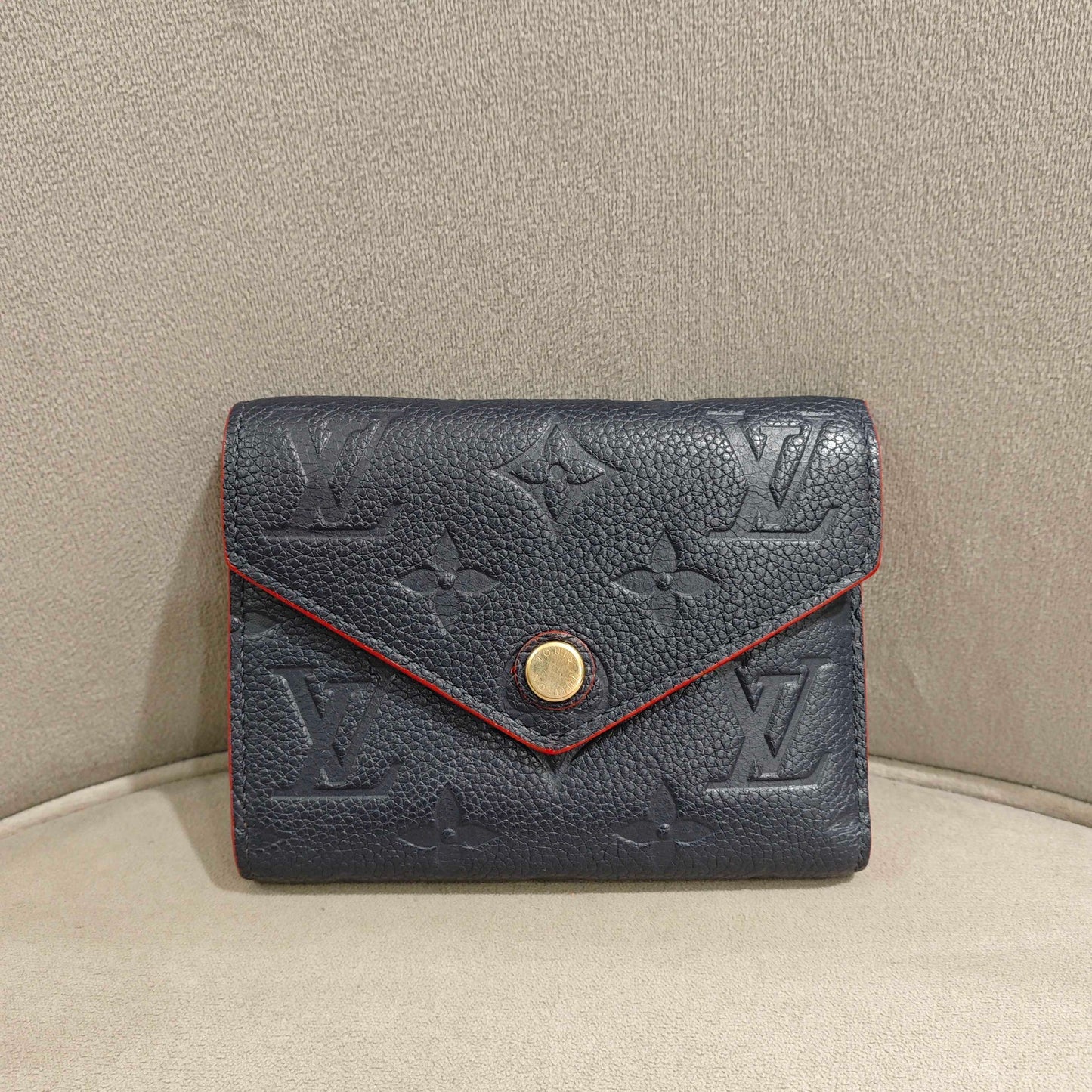 Louis Vuitton - Compact Flap Wallet - Grained leather with embossed Monogram pattern - Navy Blue with Red Glazing - (Small)