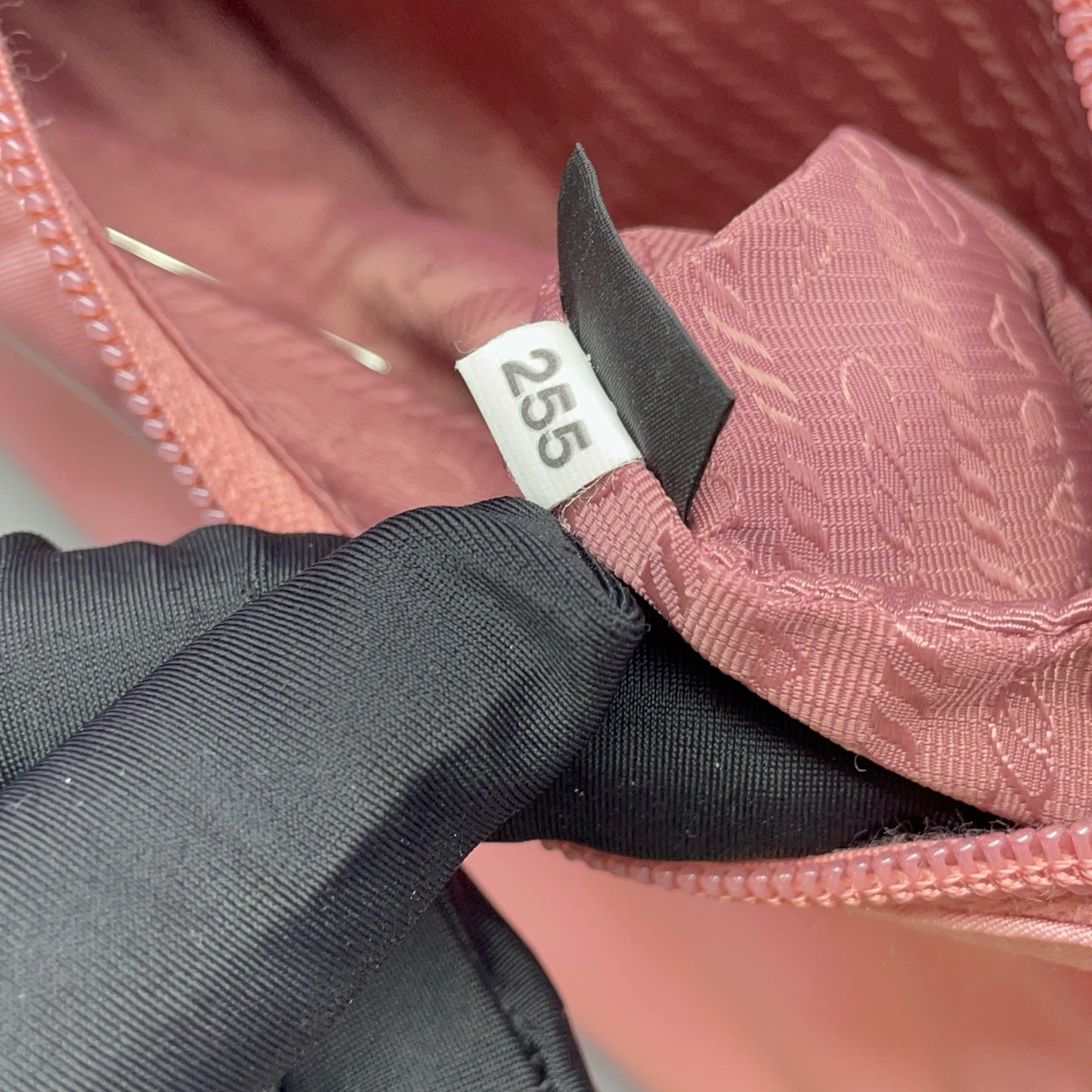 Prada - Re-Edition 2000 Nylon Shoulder Bag - Nylon - Pink - (mini)