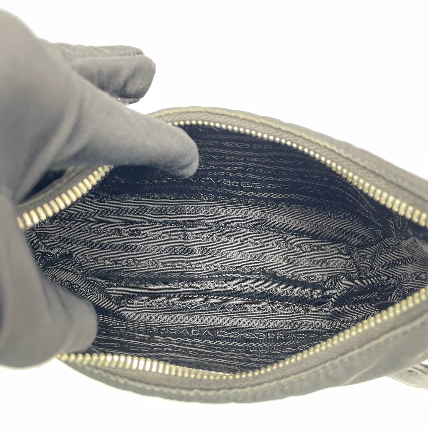 Prada - Re-Edition 2005 Hobo Bag - Nylon and Saffiano leather - Black - (mini)
