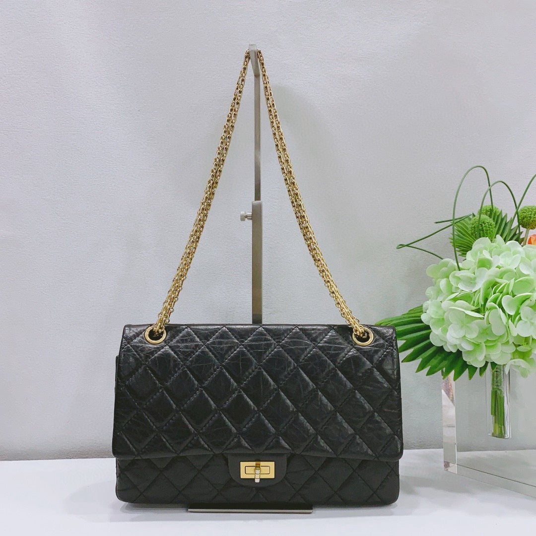 Chanel - 2.55 Reissue Medium Flap Bag - Calfskin leather - Black - (medium)