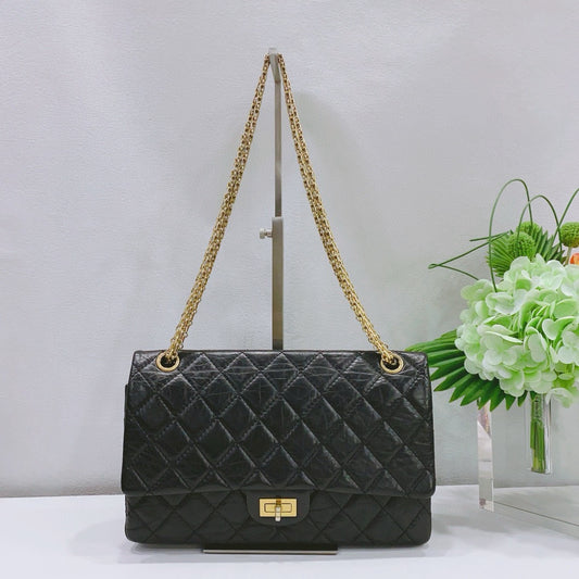 Chanel - 2.55 Reissue Medium Flap Bag - Calfskin leather - Black - (medium)