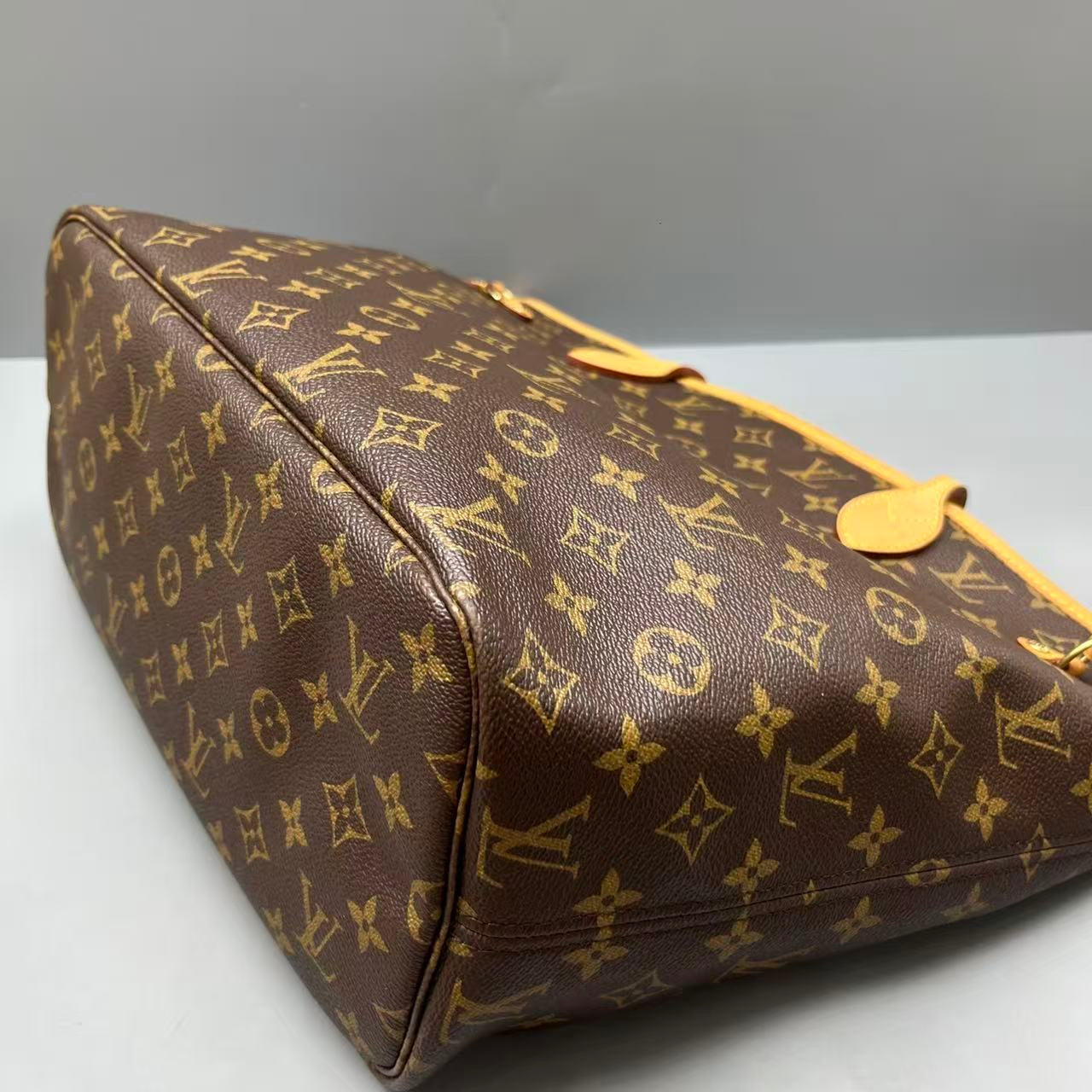 Louis Vuitton - Neverfull MM - Monogram coated canvas, Vachetta leather - Brown - (medium)