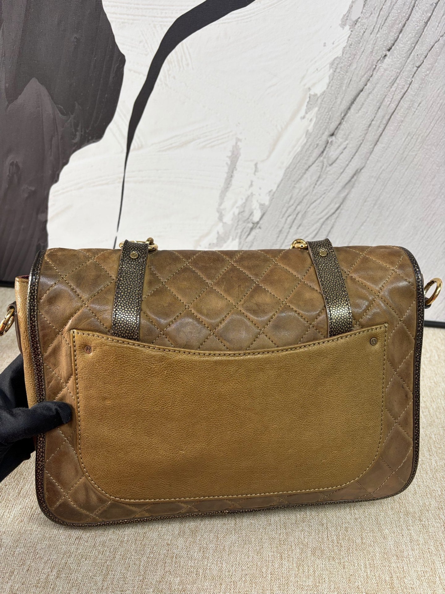 Chanel - Cambridge Messenger Bag - Grained leather - Brown with gold accents - (Medium)