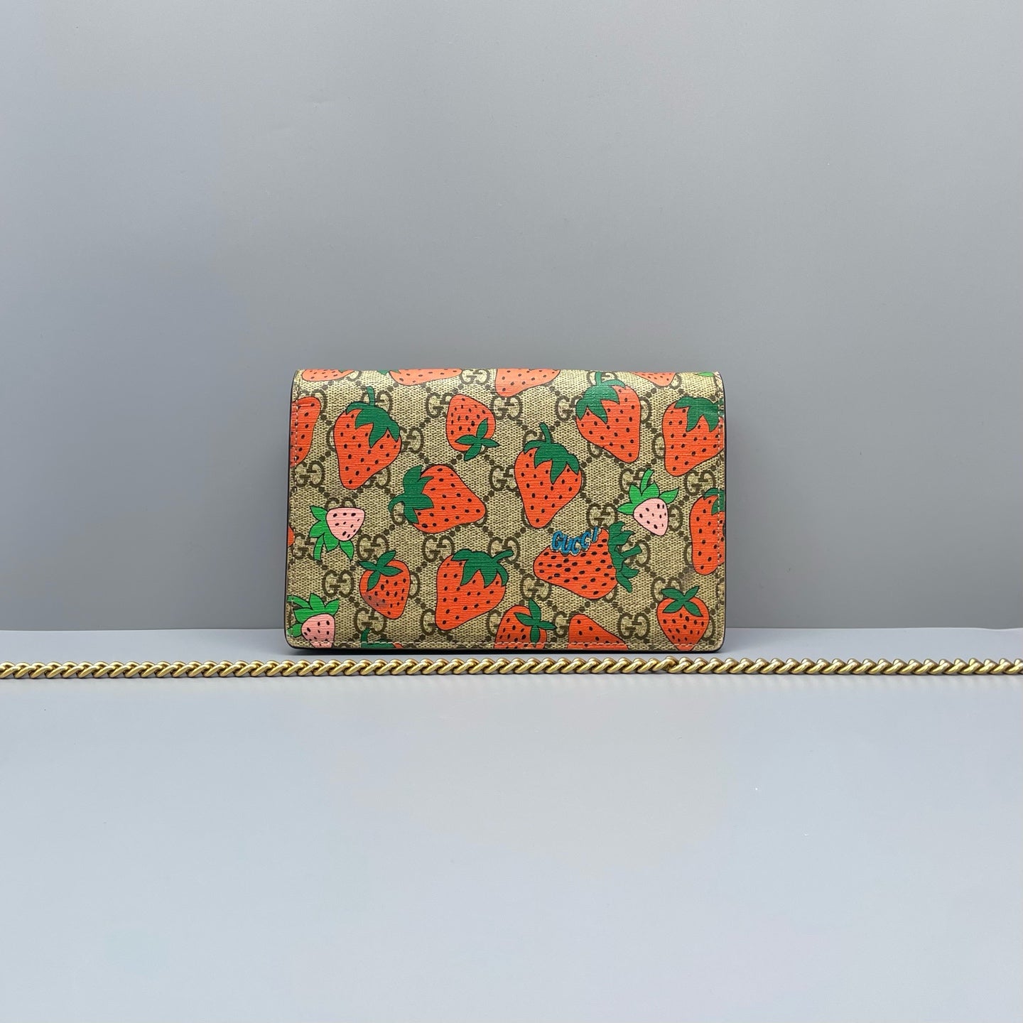 Gucci - Strawberry Print GG Supreme Wallet on Chain - GG Supreme coated canvas with leather trim and interior - Multicolour - (Mini)