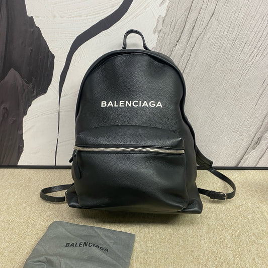 Balenciaga - Everyday Backpack - Leather - Black - (Medium)