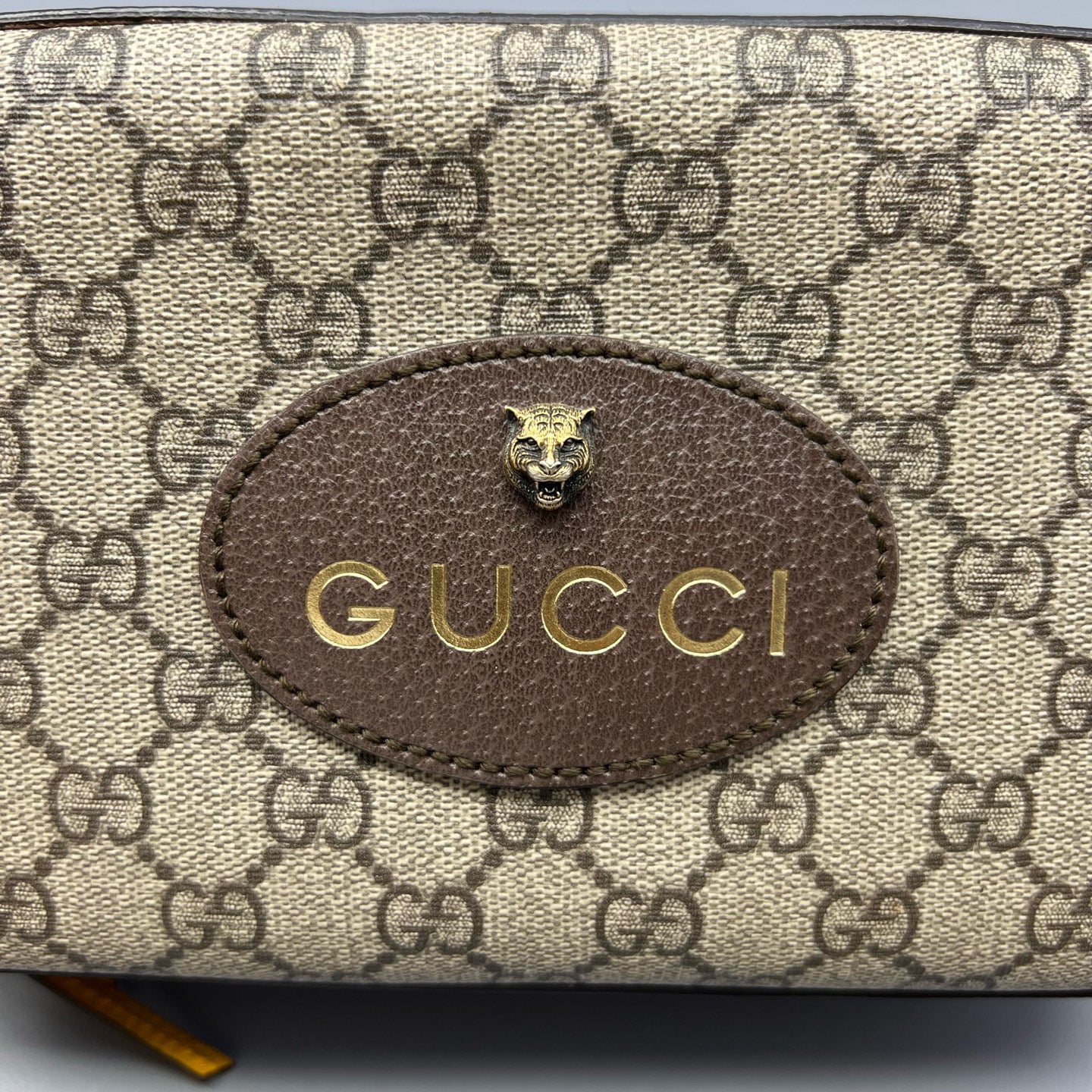 Gucci - GG Supreme Neo Vintage Camera Bag with Tiger Head - GG Supreme canvas with leather trim and fabric strap - Beige and brown with green and red accents - (Small)