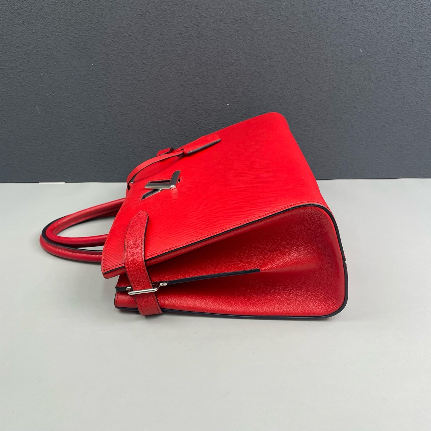 Louis Vuitton - Twist Tote - Epi leather - Red - (medium)
