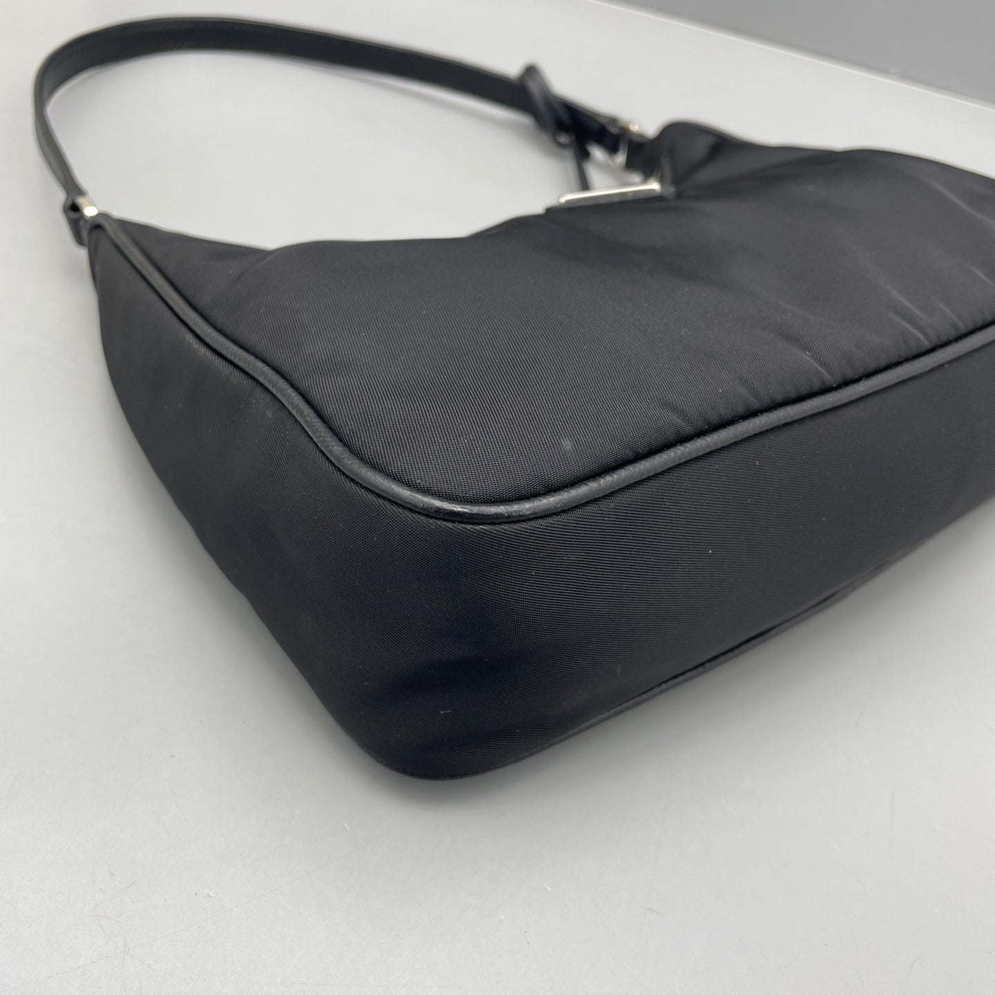 Prada - Re-Edition 2005 Hobo Bag - Nylon and Saffiano leather - Black - (mini)