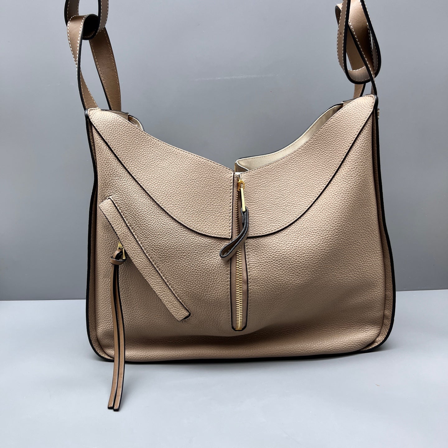 Loewe - Hammock bag - Grained calfskin leather - Beige - (medium)