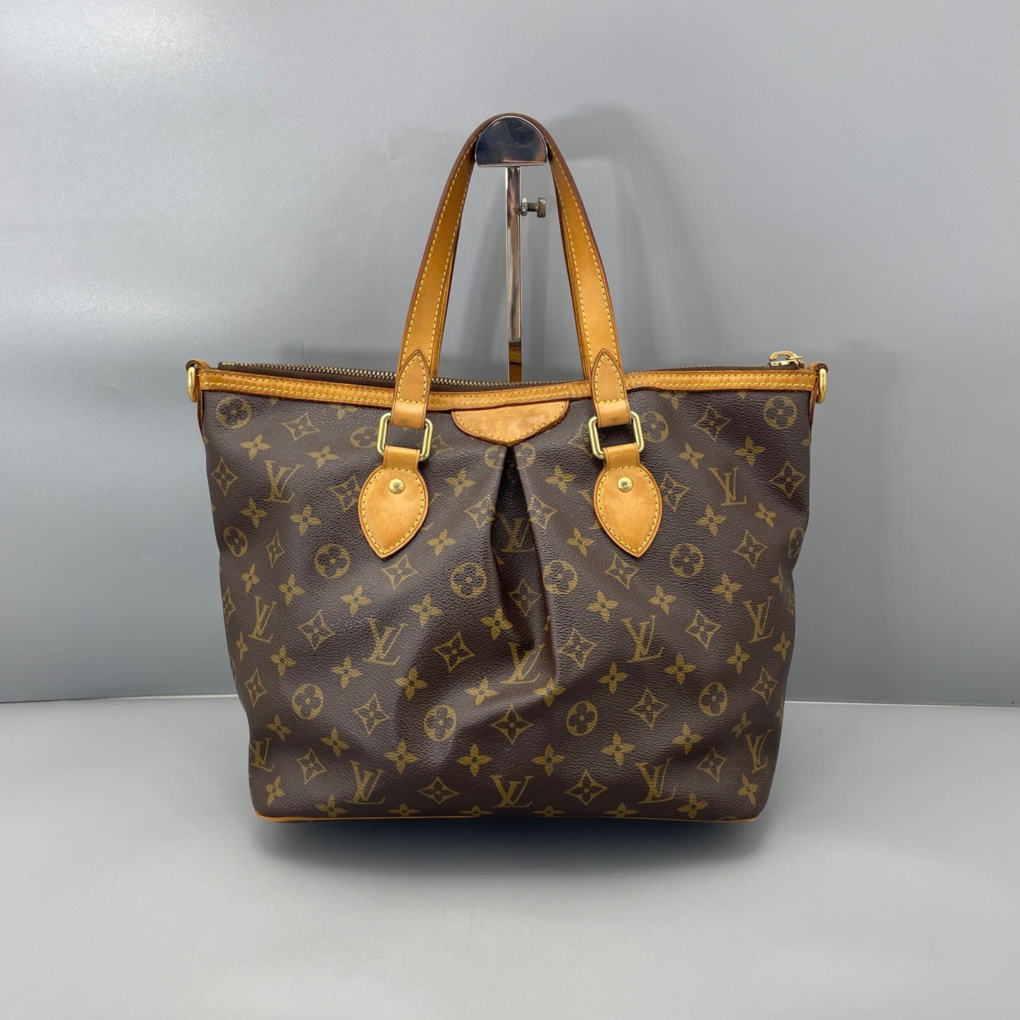 Louis Vuitton - Paramount - Monogram Canvas with Vachetta leather trim - Brown - (Small)