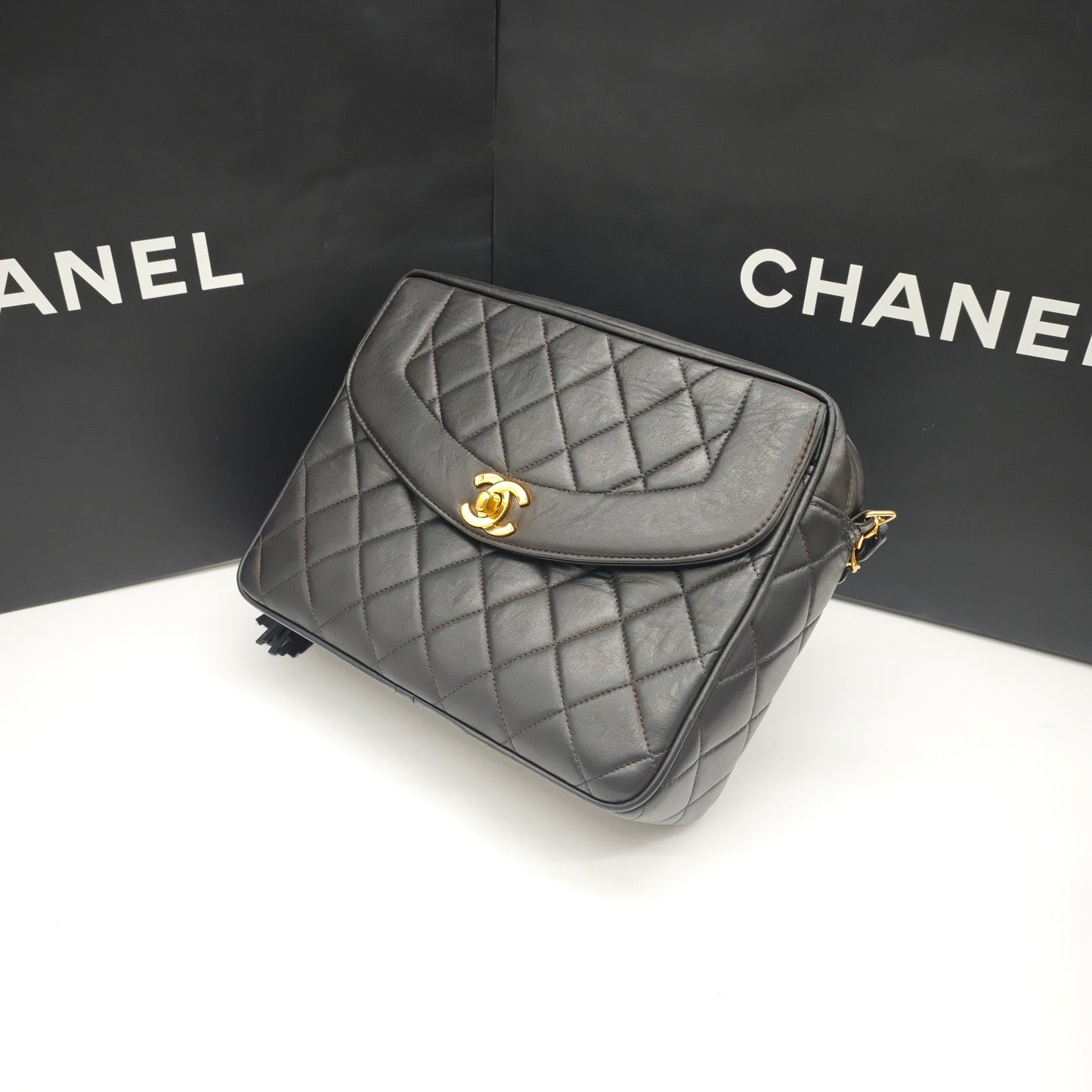 Chanel - Vintage Tassel Camera Bag - Lambskin leather - Black - (Small)