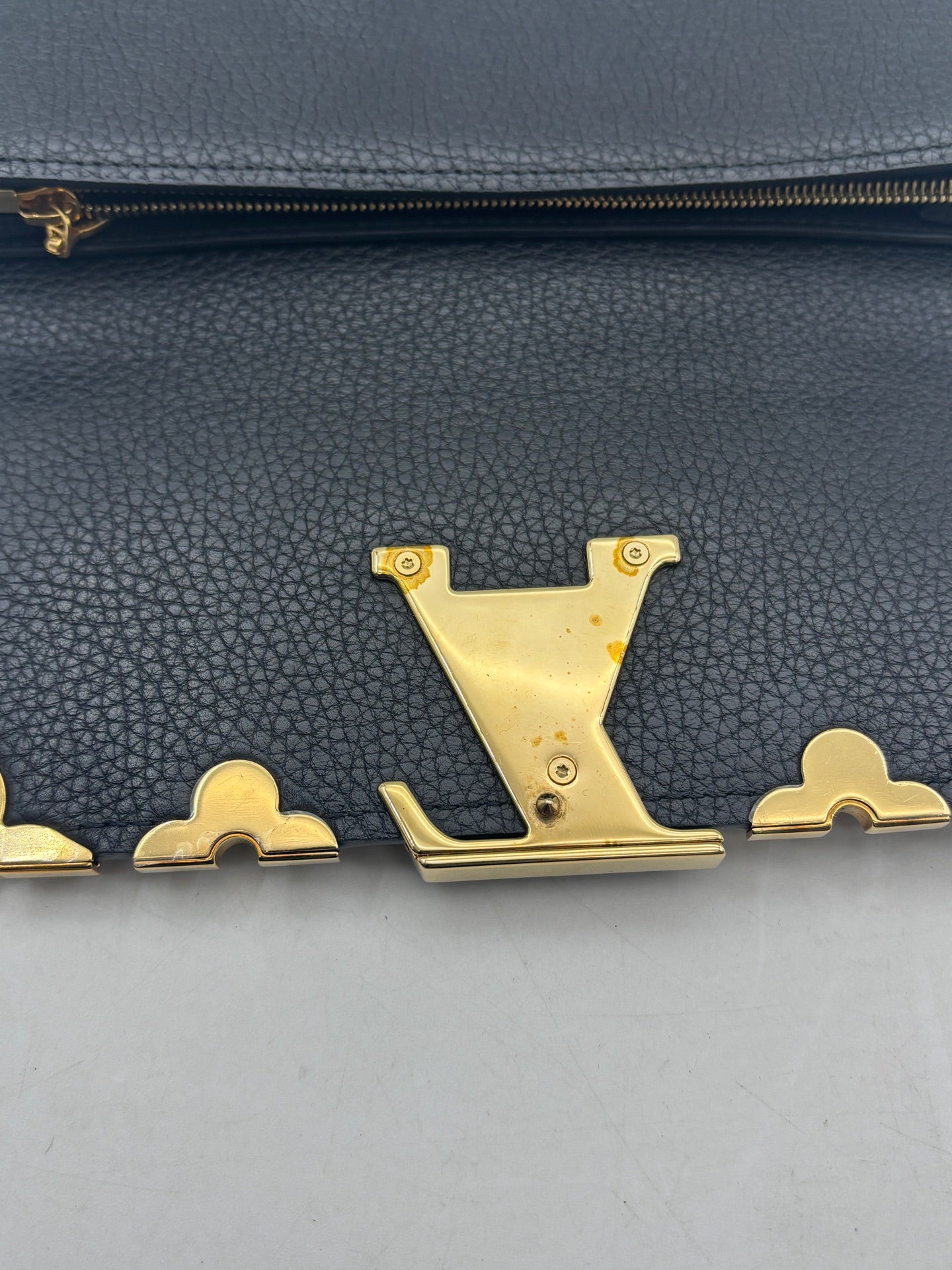 Louis Vuitton - Capucines Flap Wallet - Grained leather - Black - (medium)