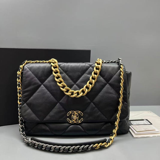 Chanel - 19 Bag Maxi Messenger - Leather - Black - (Maxi)
