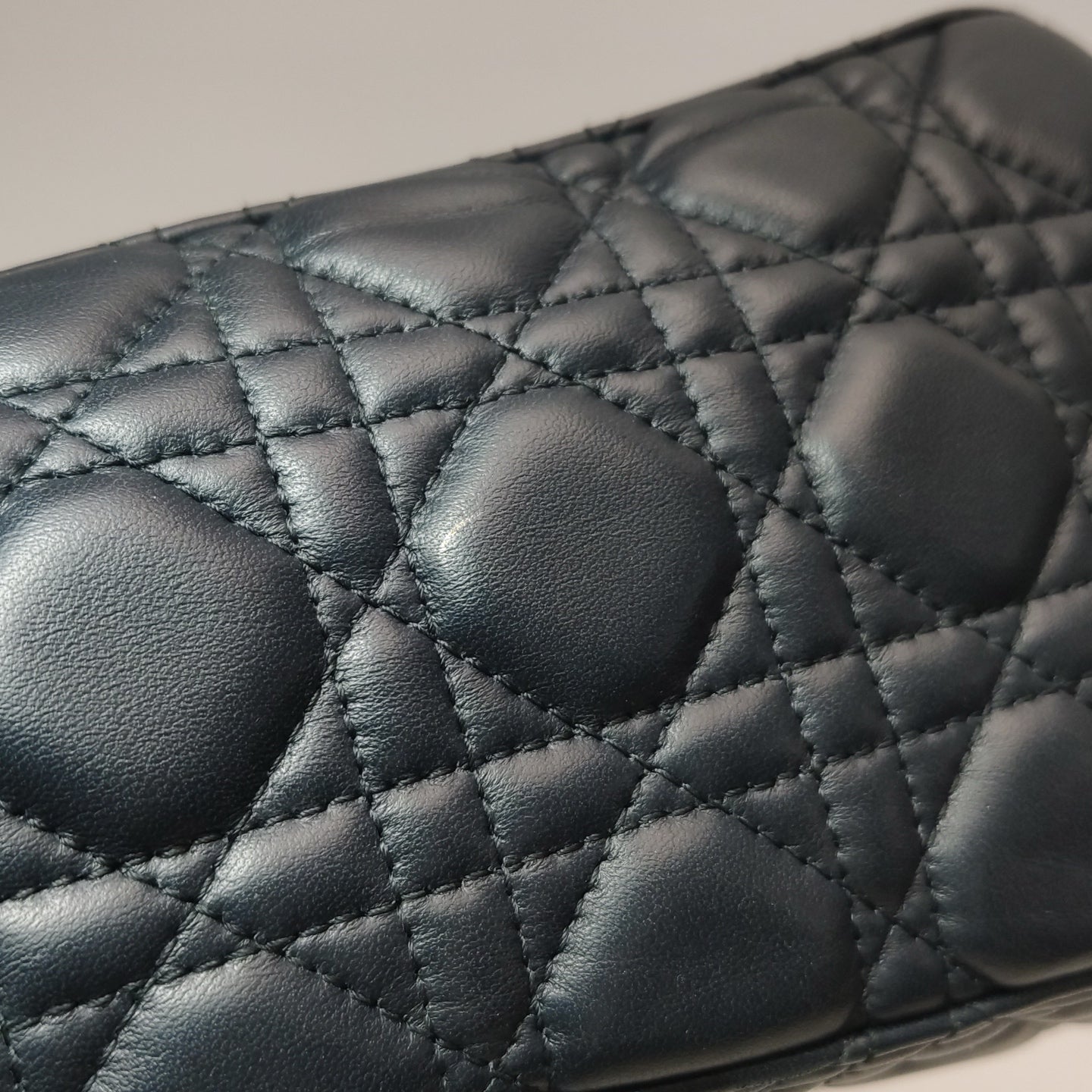 Dior - Lady Dior - Cannage quilted lambskin leather - Dark Navy Blue with Gold-Tone Hardware - (Medium)