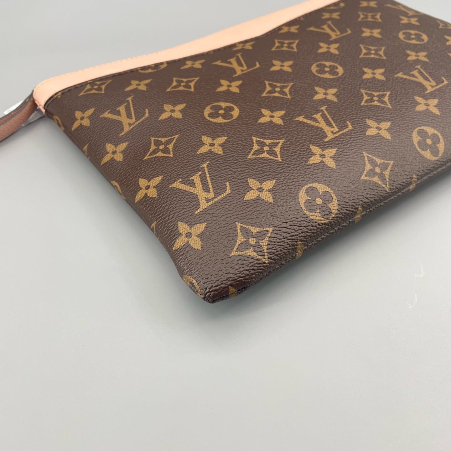 Louis Vuitton - Pochette Legendary Clutch - Monogram coated canvas and grained leather - Brown and Pink - (medium)