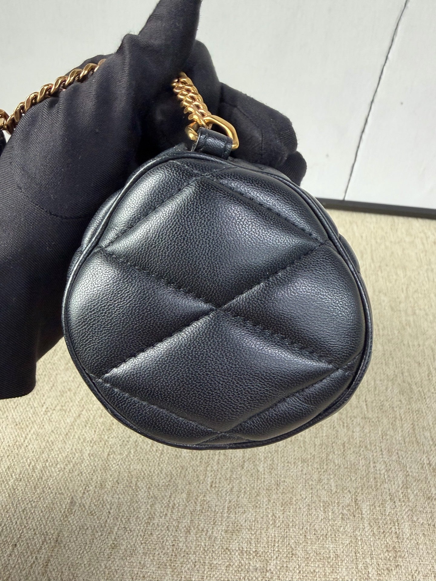 Saint Laurent - Sade Puffer Small Cylindrical Shoulder Bag - Leather - Black - (mini)