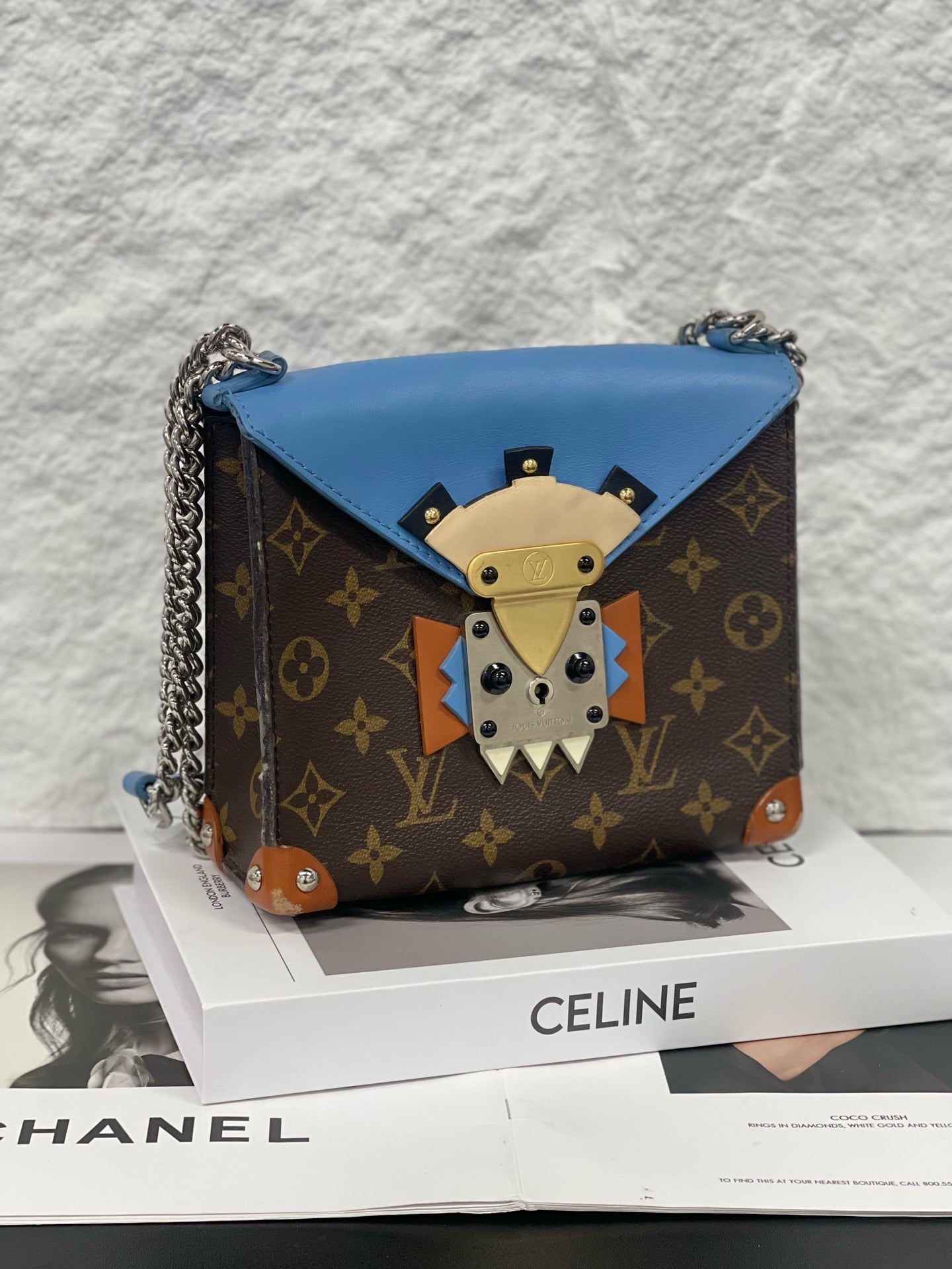 Louis Vuitton - Mask Crossbody Bag - Monogram coated canvas and leather - Multicolour - (mini)