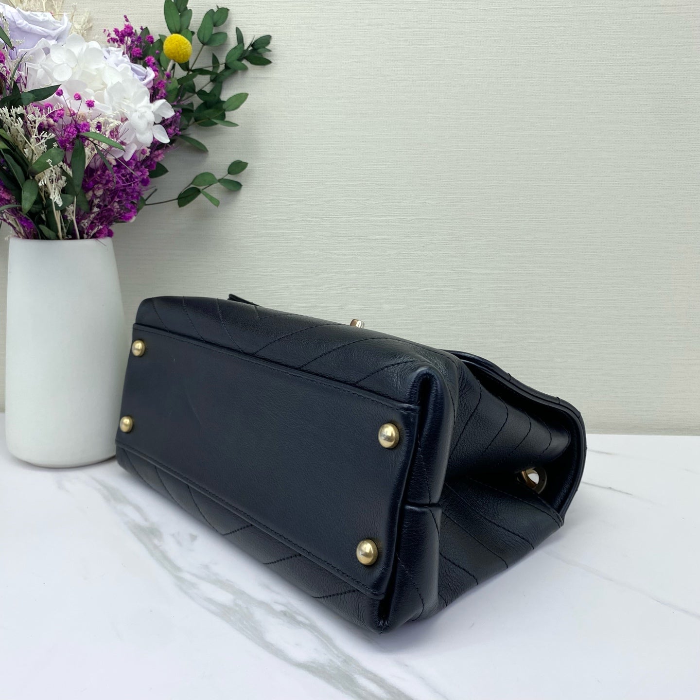 Chanel - Top Handle Bag - Grained leather with exotic leather (snake skin) accents - Black - (medium)