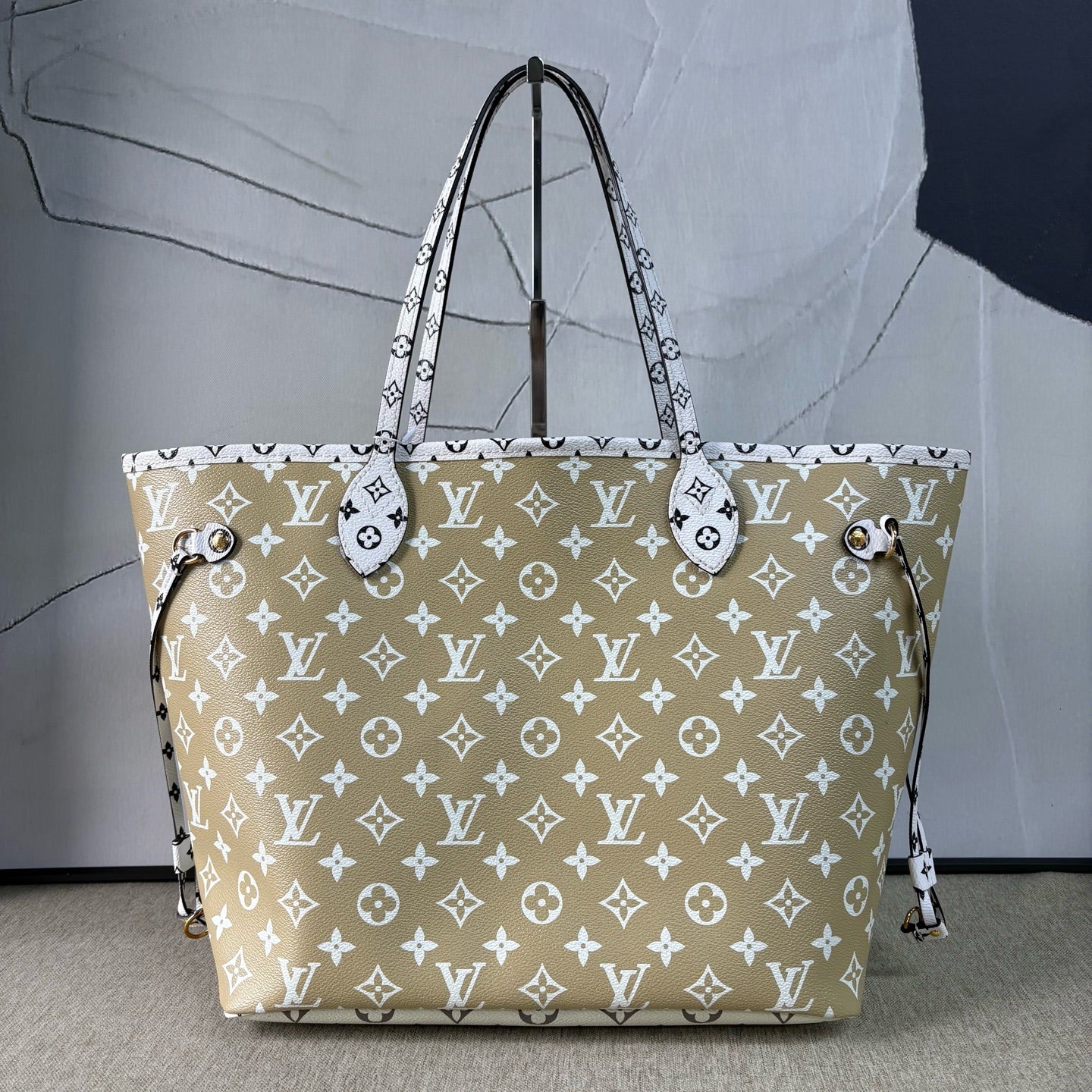 Louis Vuitton - Neverfull MM Summer Limited Edition - Monogram coated canvas with leather trim - Avocado Green and Beige with Off-White Accents - (Medium)