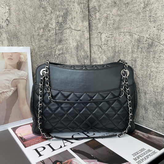 Chanel - Large Shopping Tote - Lambskin leather - Black - (Large)