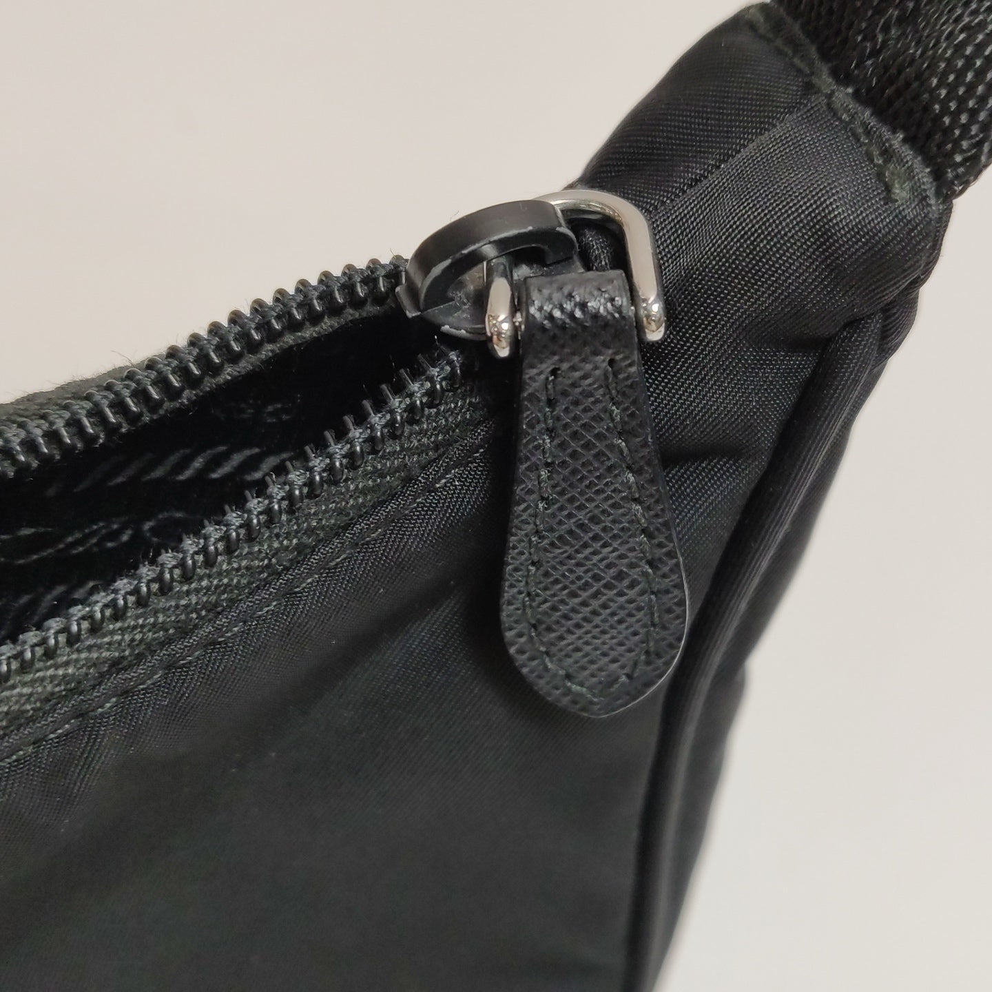 Prada - Re-Edition 2000 Shoulder Bag - Polyamide - Black - (mini)