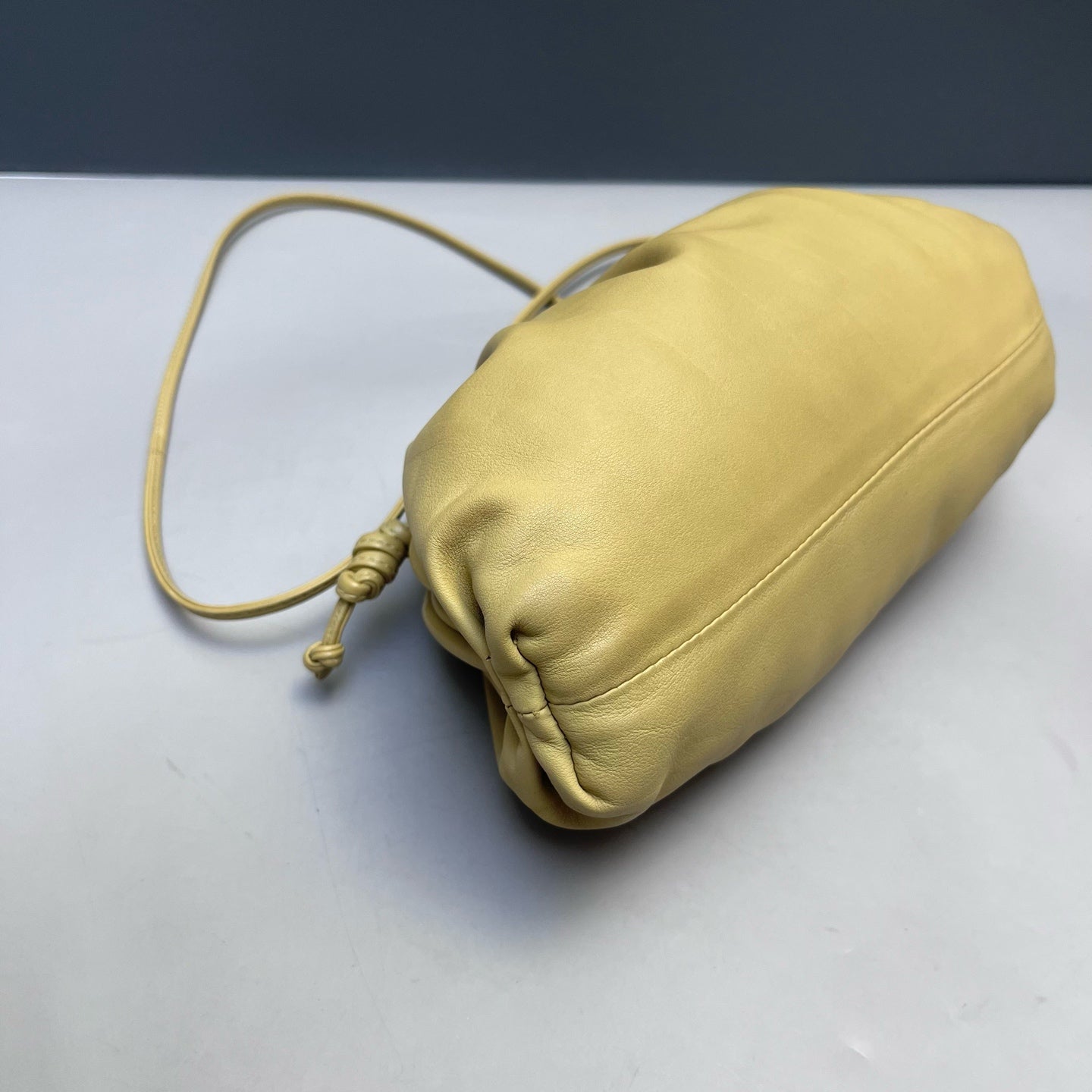 Bottega Veneta - The Pouch (Small) - Calfskin leather - Yellow - (small)