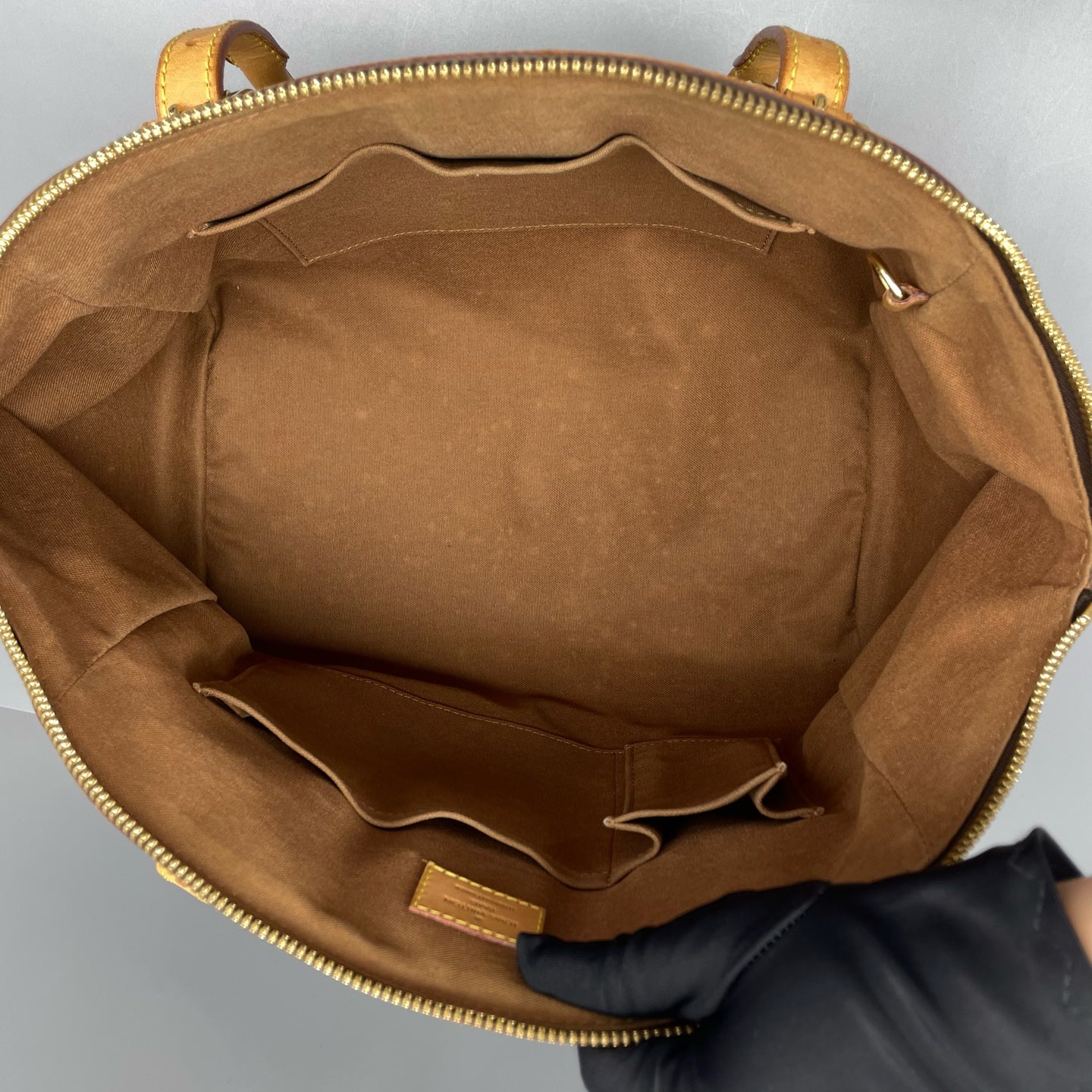 Louis Vuitton - Tivoli GM - Monogram coated canvas with natural cowhide leather trim - Brown - (Medium)