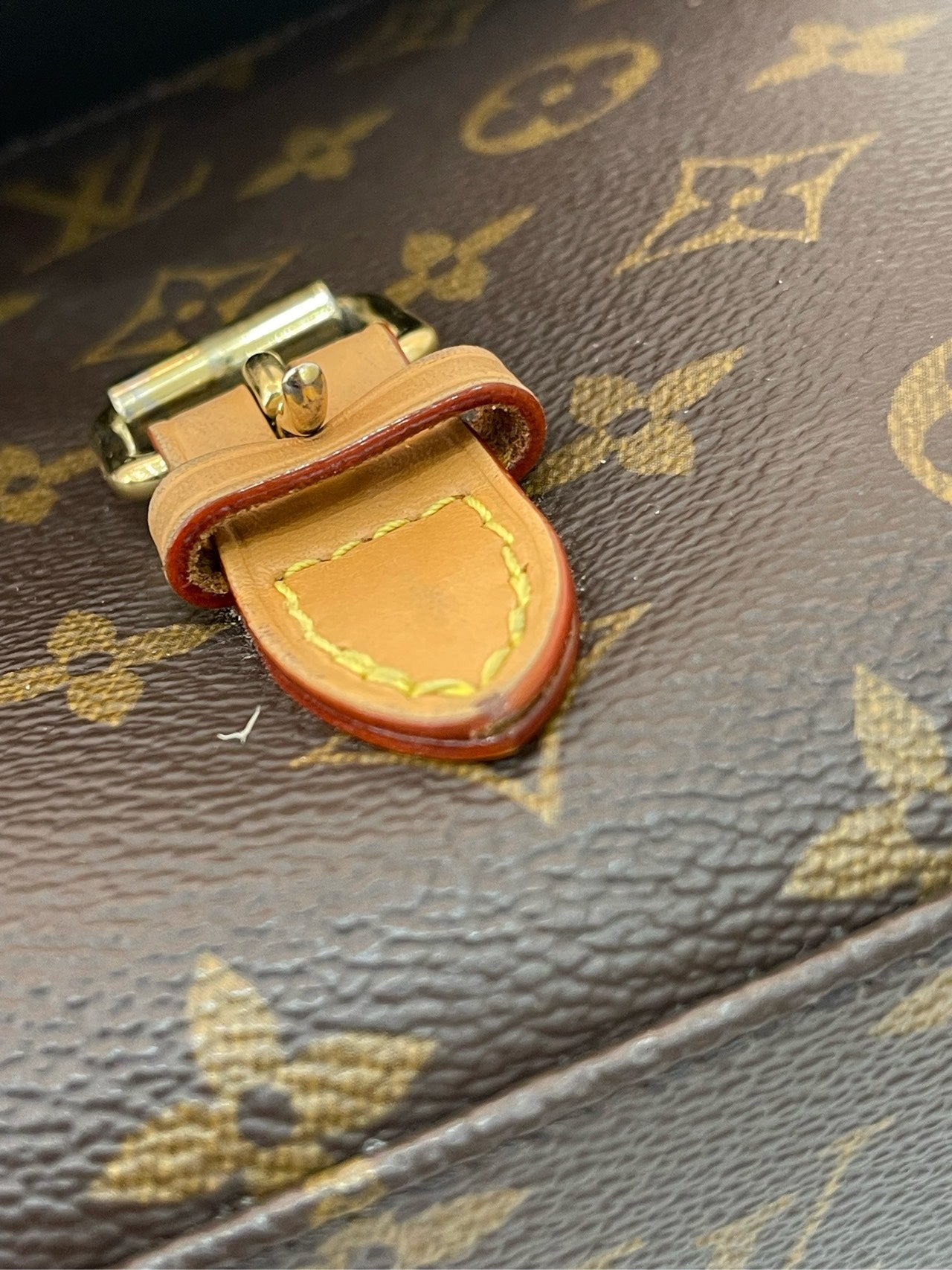 Louis Vuitton - Ivy Vintage Messenger - Monogram coated canvas with natural cowhide leather trim - Brown - (small)