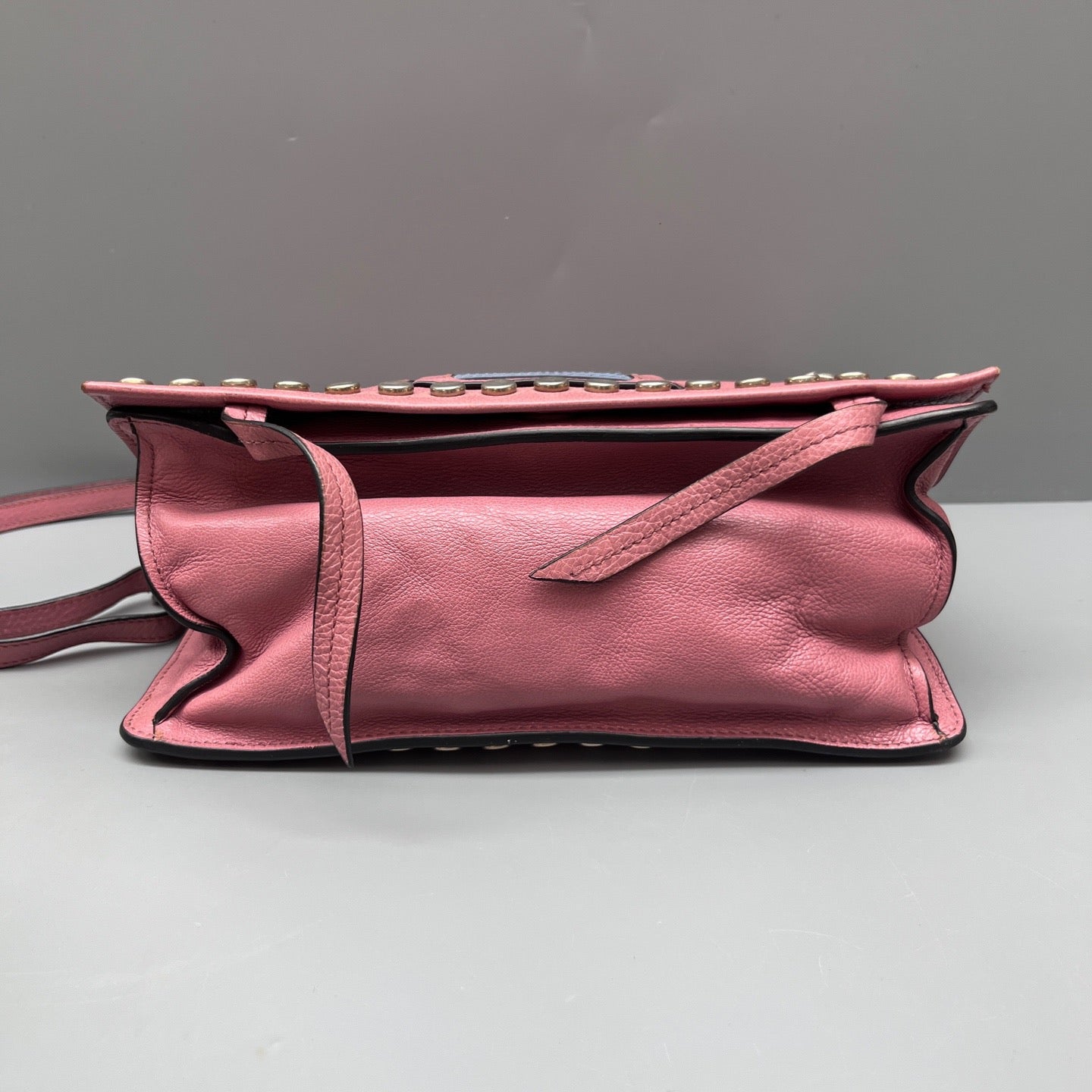 Prada - Etiquette Studded Messenger Bag - Pebbled leather - Pink - (Small)