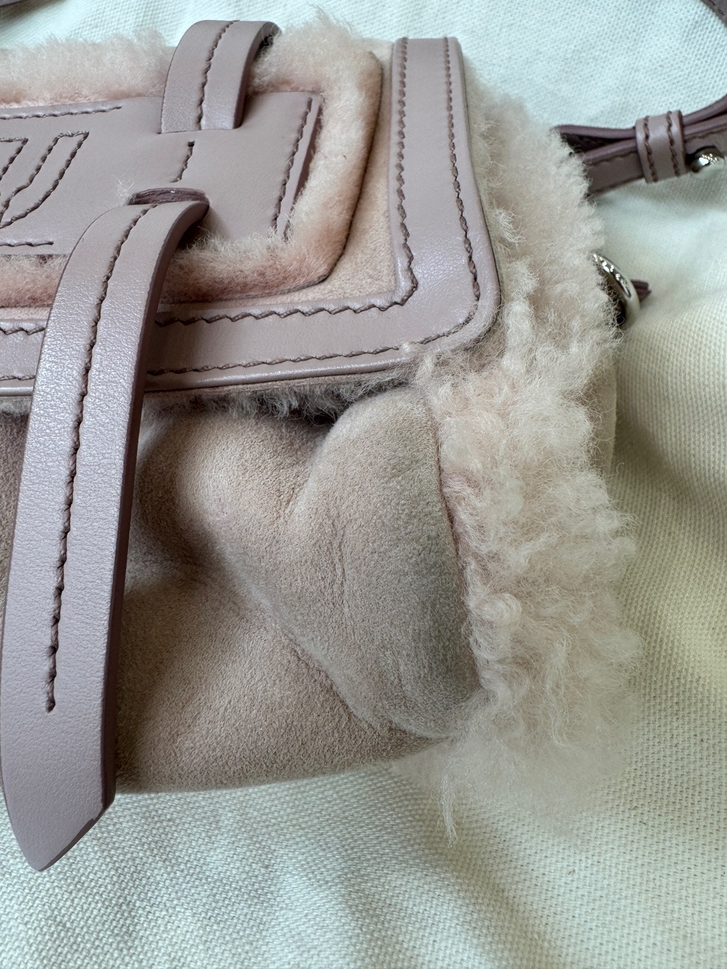 Miu Miu - 5BD097 Messenger Bag - Lambskin suede and shearling - Pink - (medium)