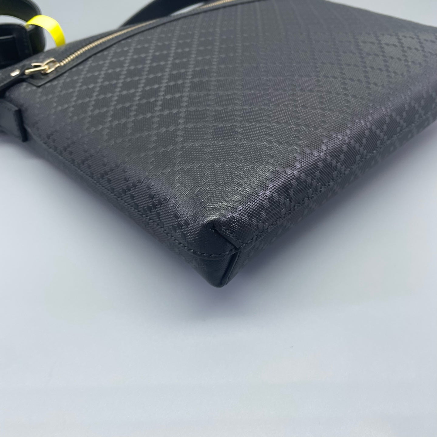 Gucci - Diamante Messenger Bag - Embossed leather - Black - (medium)