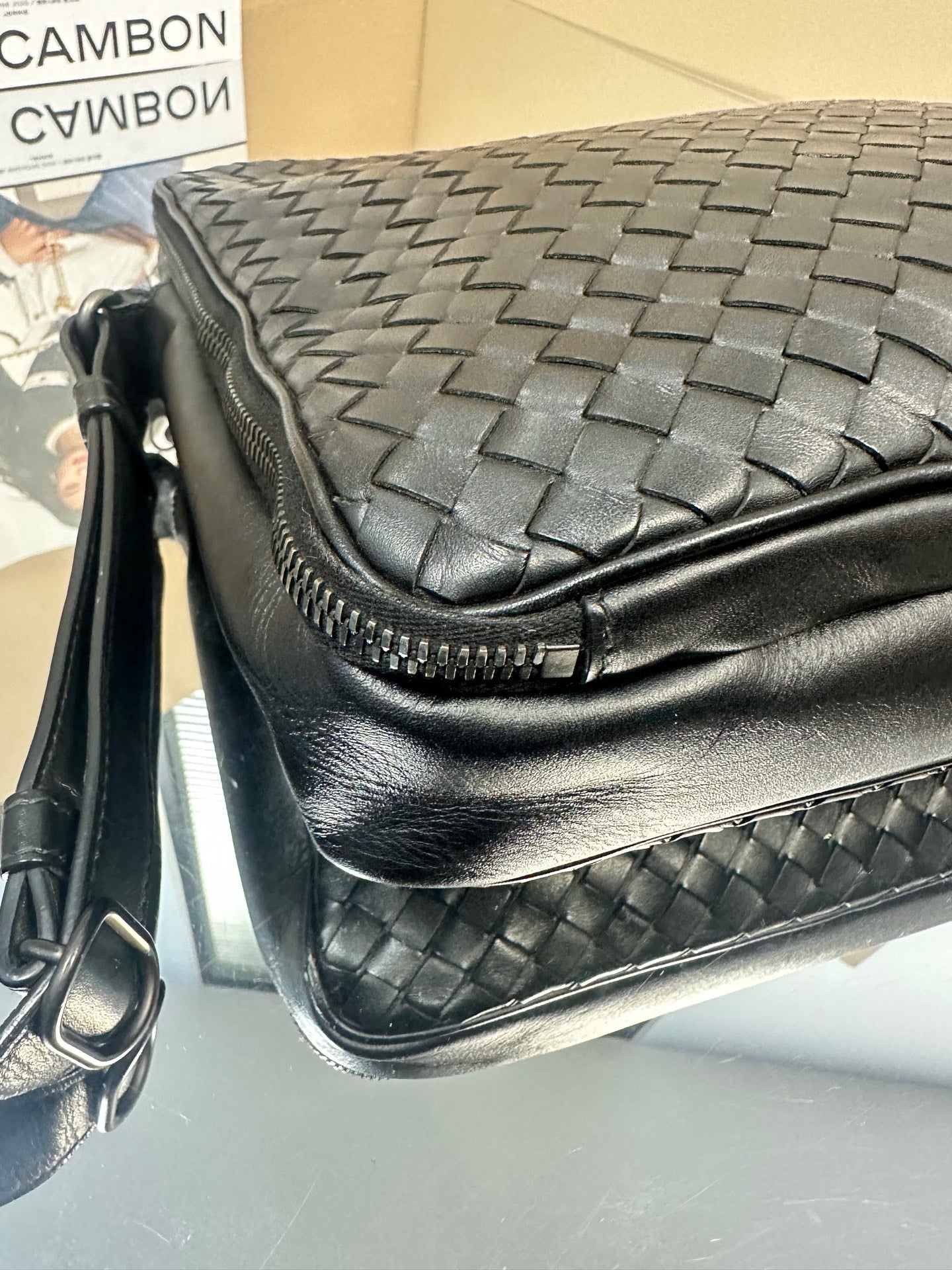Bottega Veneta - Classic Intrecciato Messenger Bag - Leather - Black - (Medium)