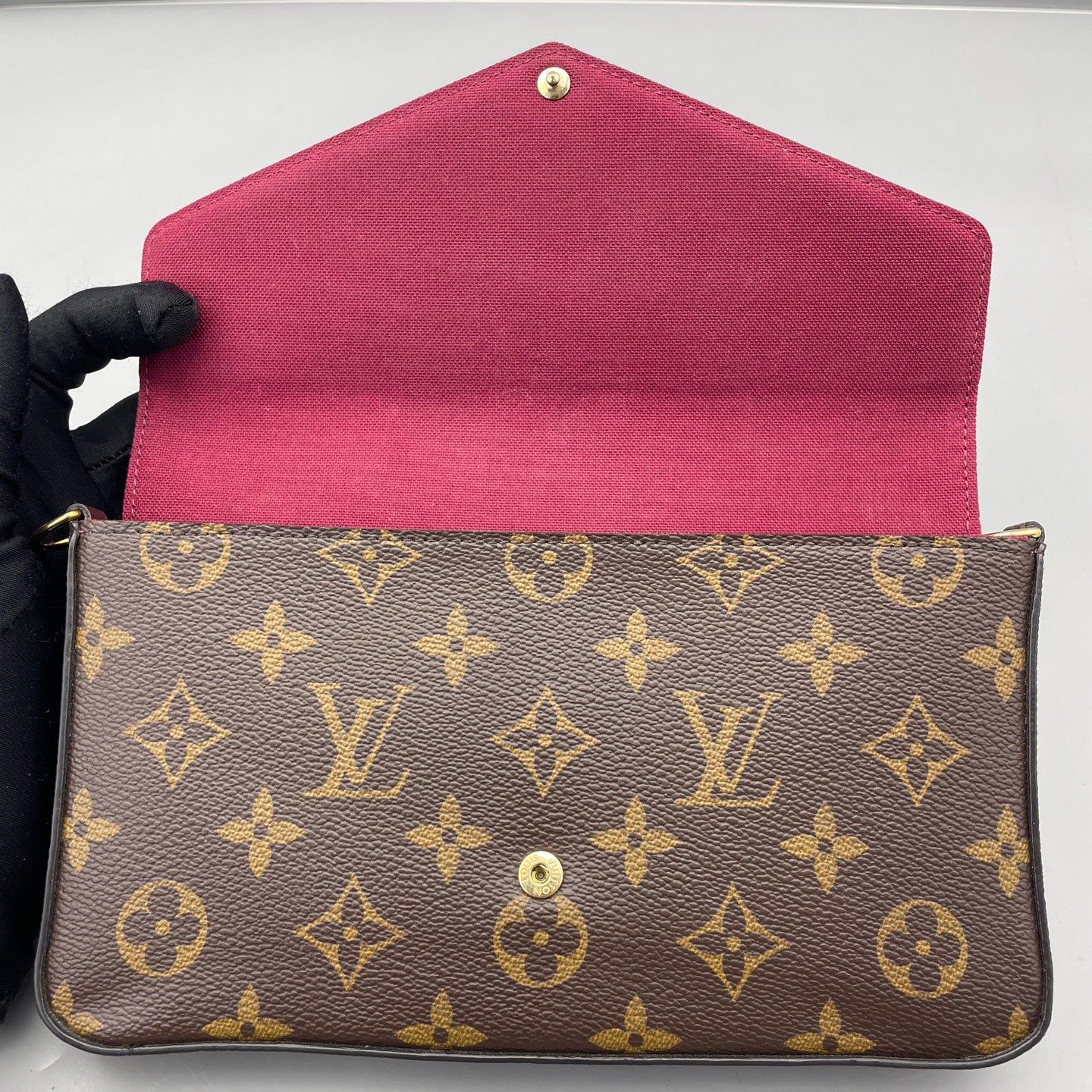 Louis Vuitton - Pochette Félicie - Monogram coated canvas, leather trim, textile lining - Brown - (Small)
