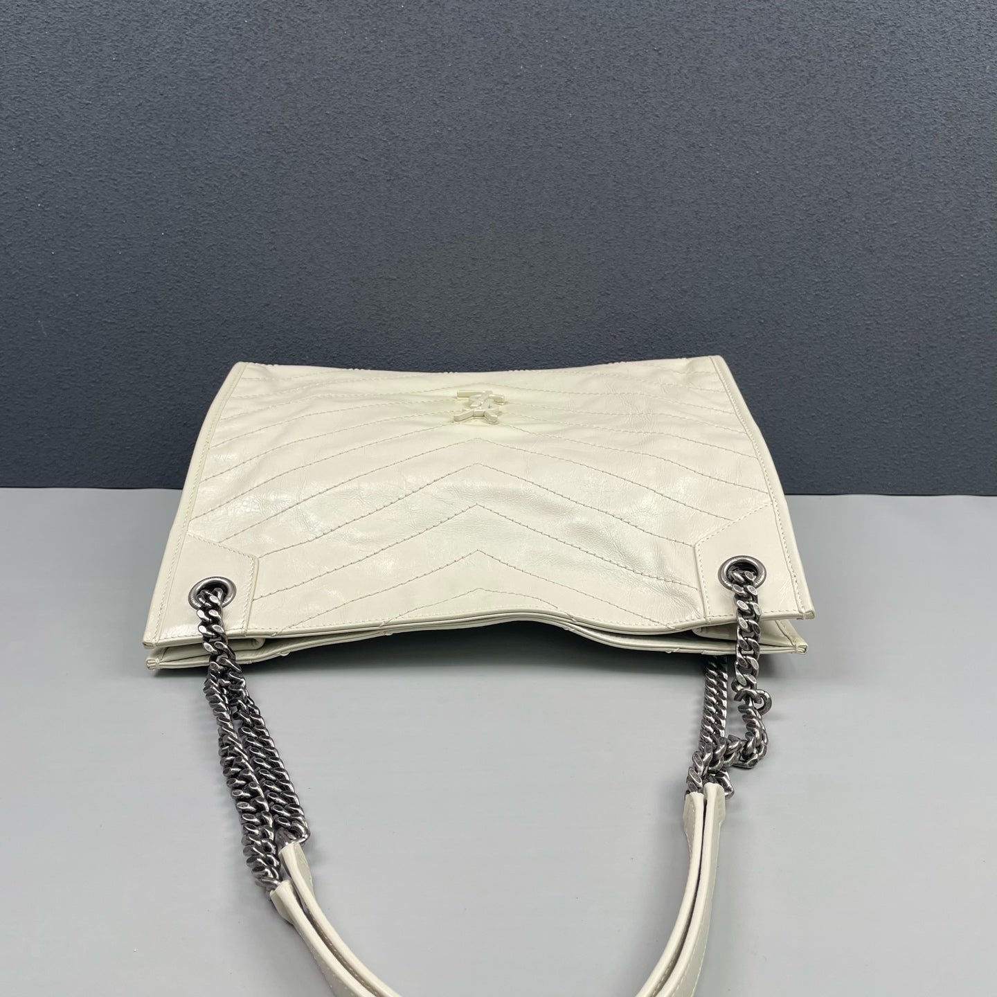 Saint Laurent - Niki Shopping Bag - Crinkled calfskin leather - Beige - (Medium)