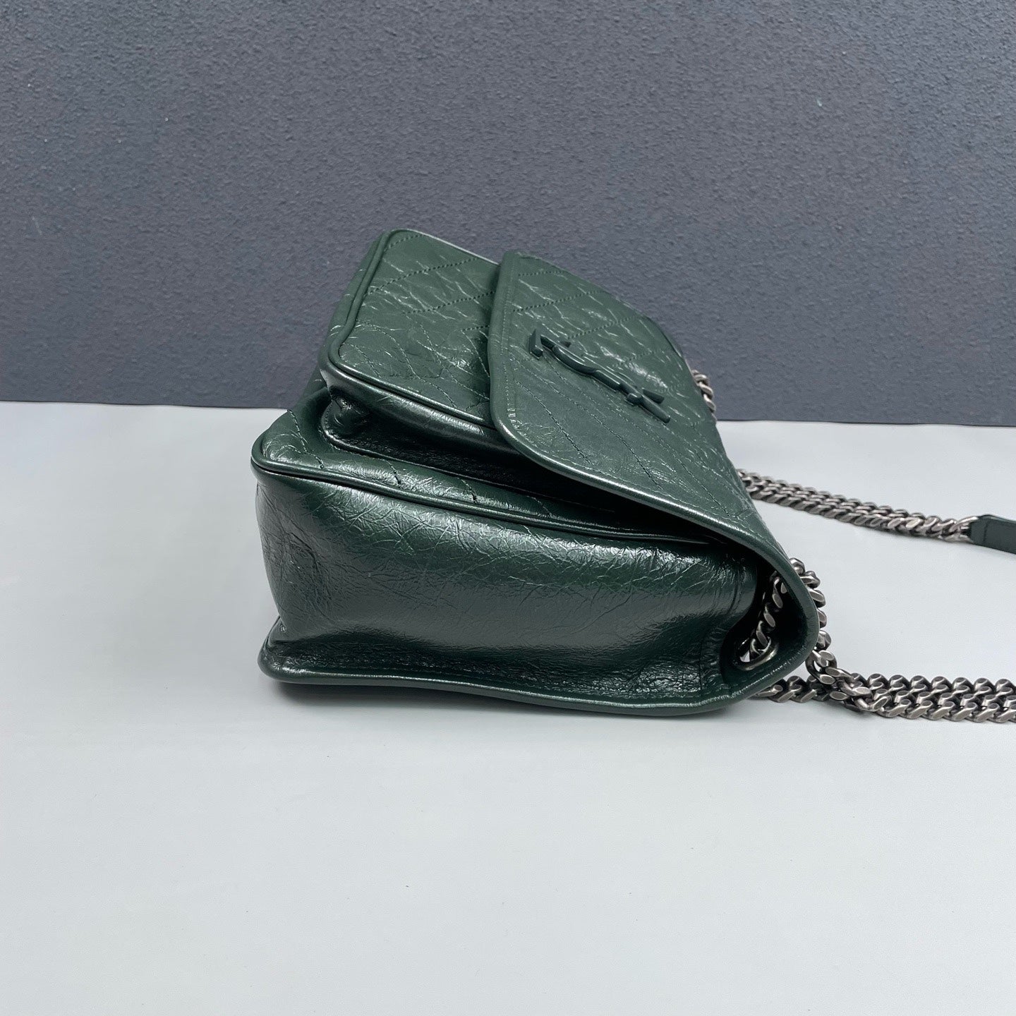 Saint Laurent - Niki Medium Chain Bag - Distressed calfskin leather - Green - (Medium)