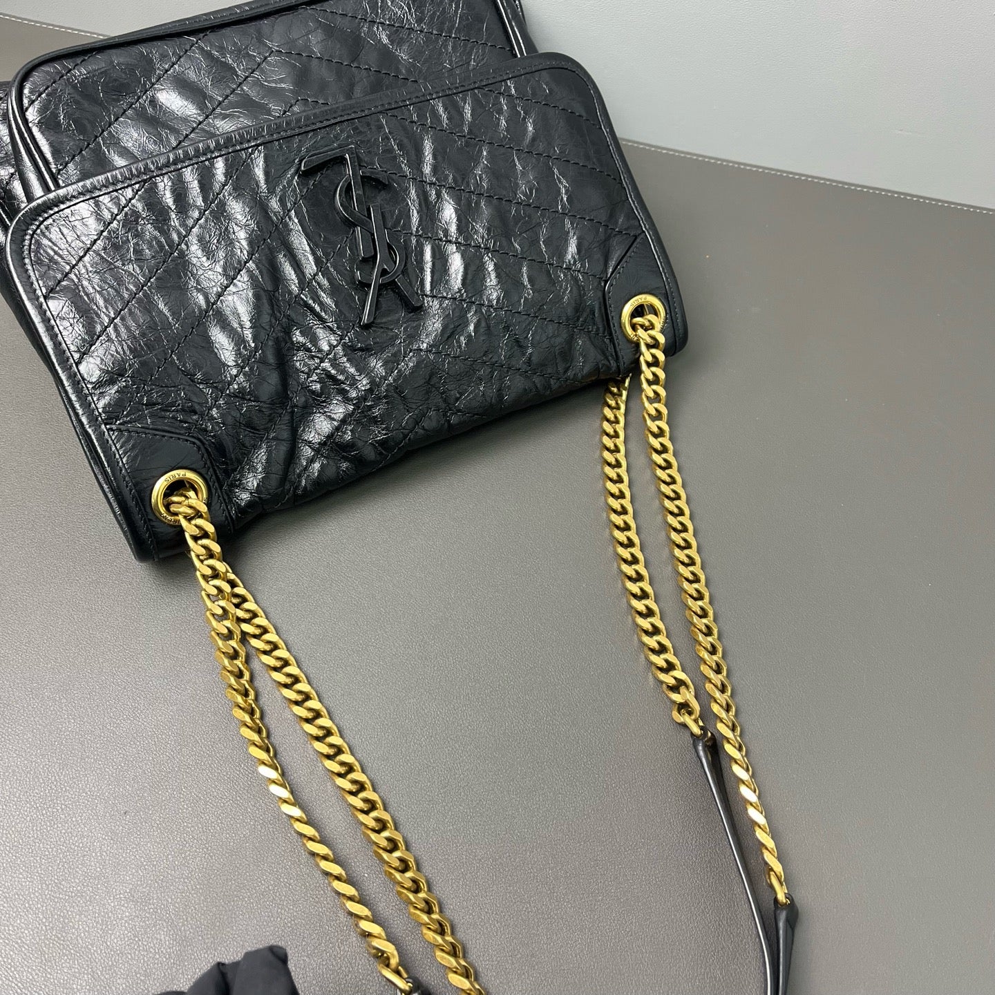 Saint Laurent - Niki Medium D-buckle - Oiled wax leather - Black - (small)