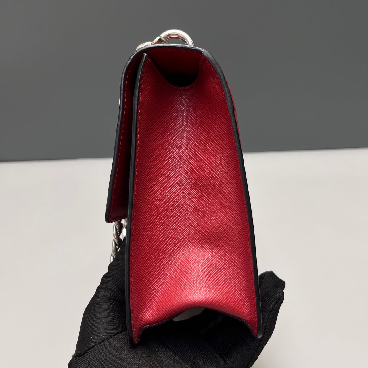 Prada - Chain Flap Bag - Saffiano leather - Red - (Medium)